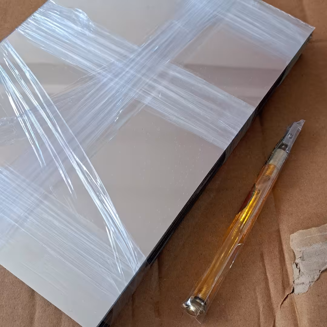 آینه  ورقی 1.2 میل ابعاد  20 در30 بسته 6 عددی