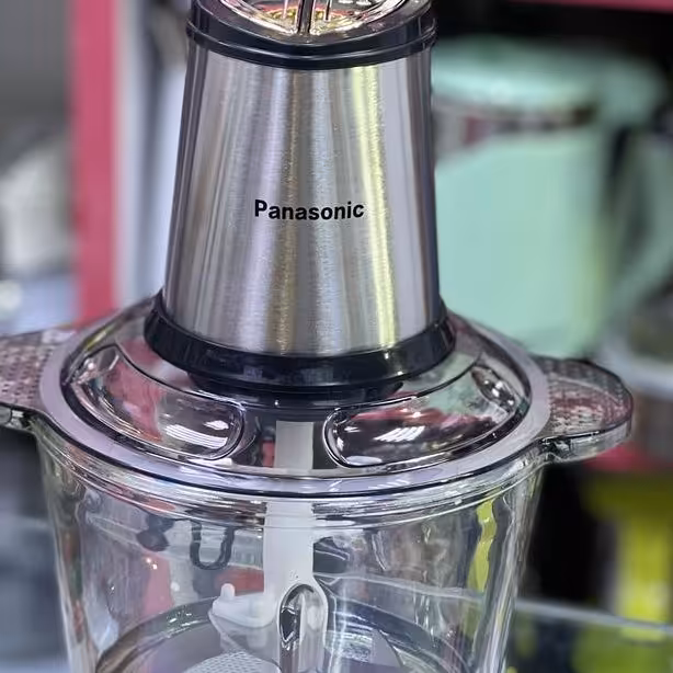 خرد کن مارک پاناسونیک 1800 وات ،با حجم 3/3لیتر ،پرقدرت و تیغه ضخیم