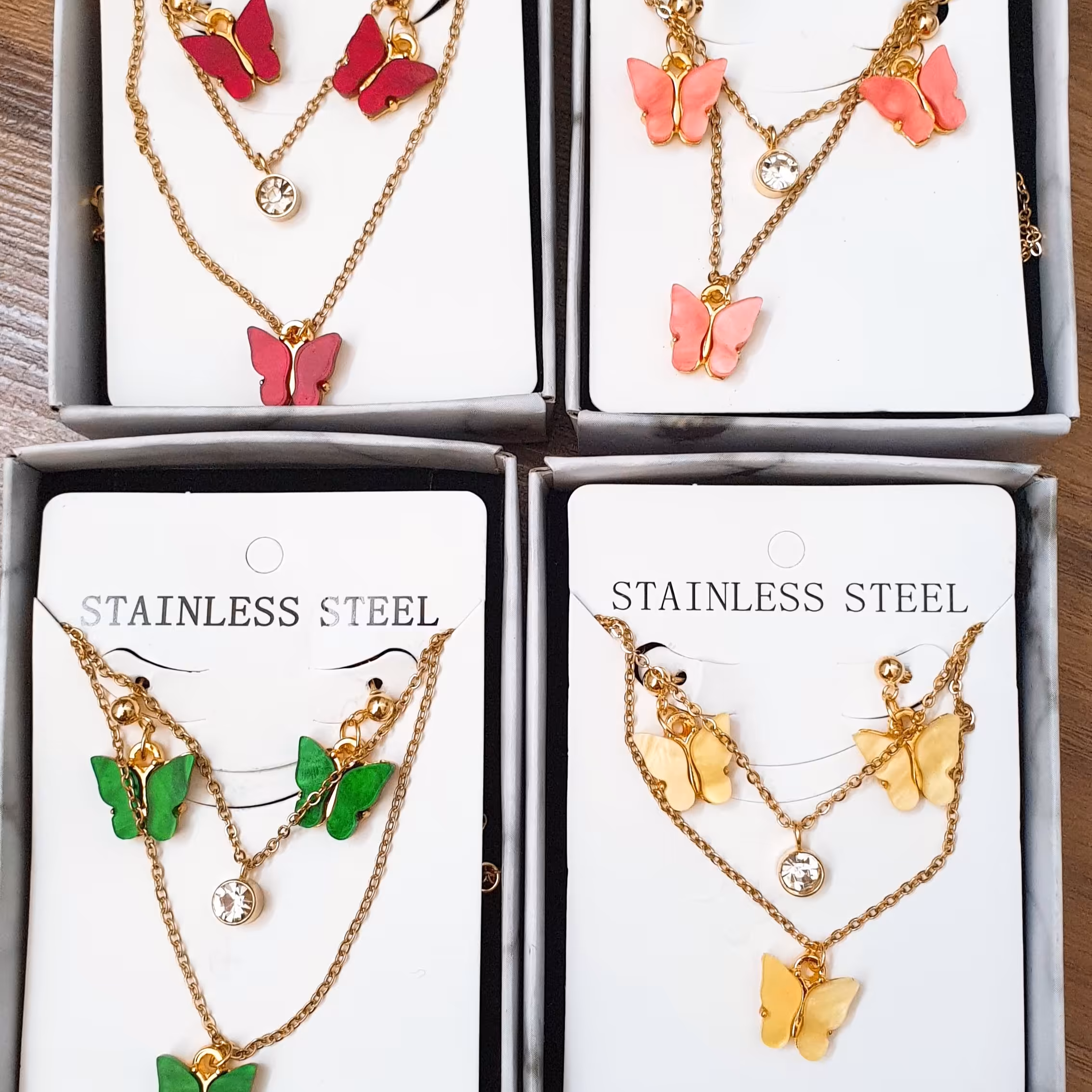 نیم ست پروانه ای بسیار شیک و جذاب در انواع رنگ ها