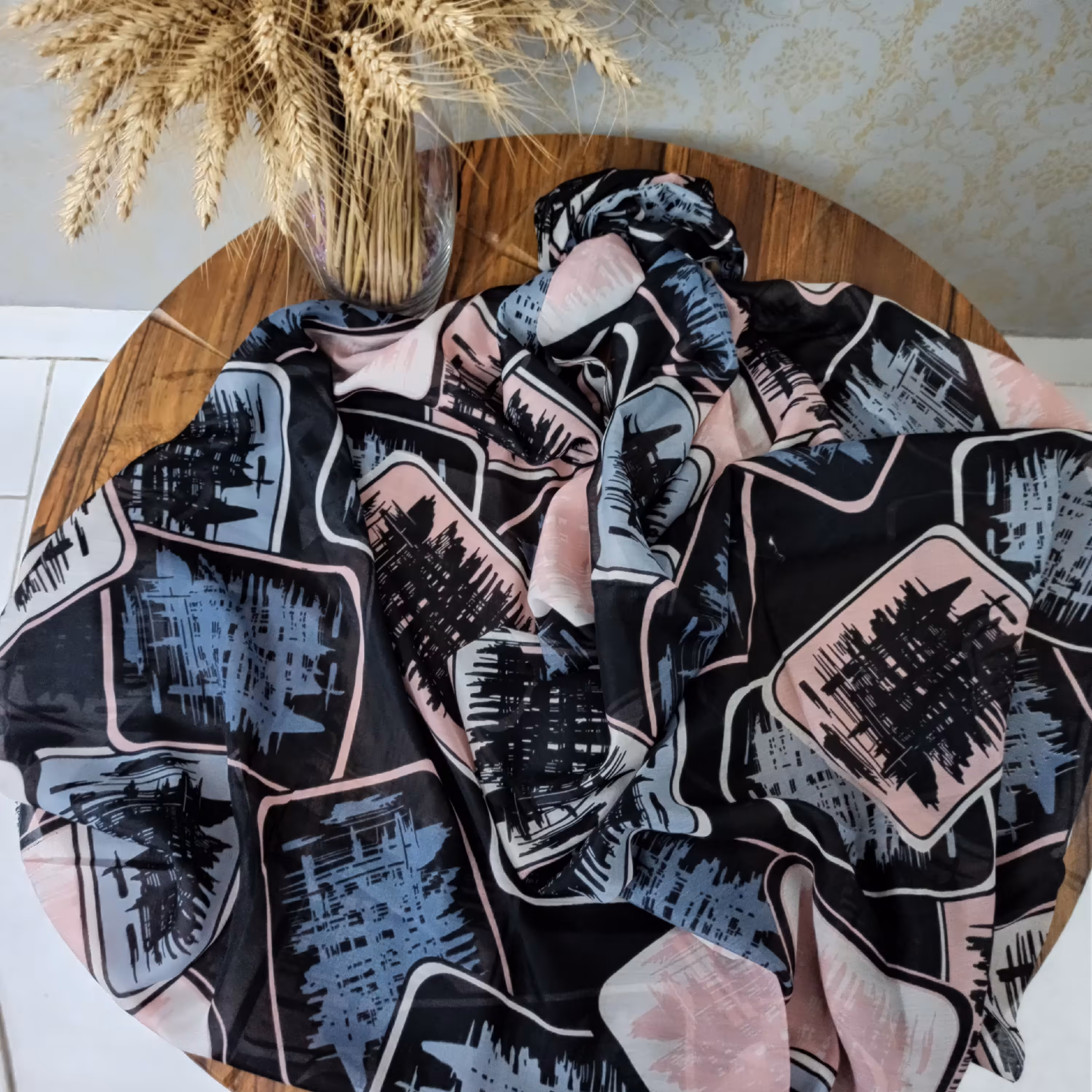 شال مشکی صورتی 