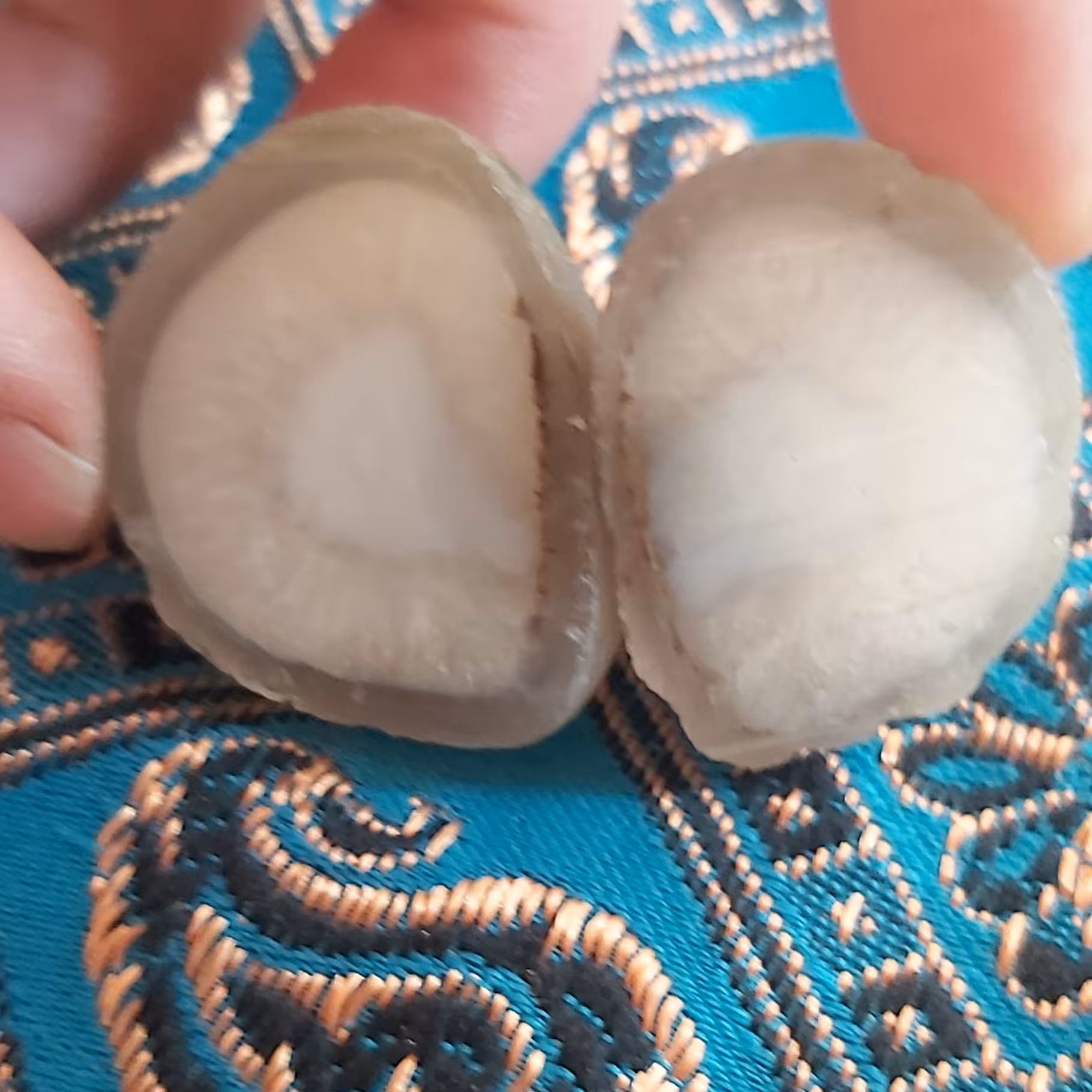 راف سنگ عقیق توپی ژئود دار با خطوط سلیمانی زیبا 