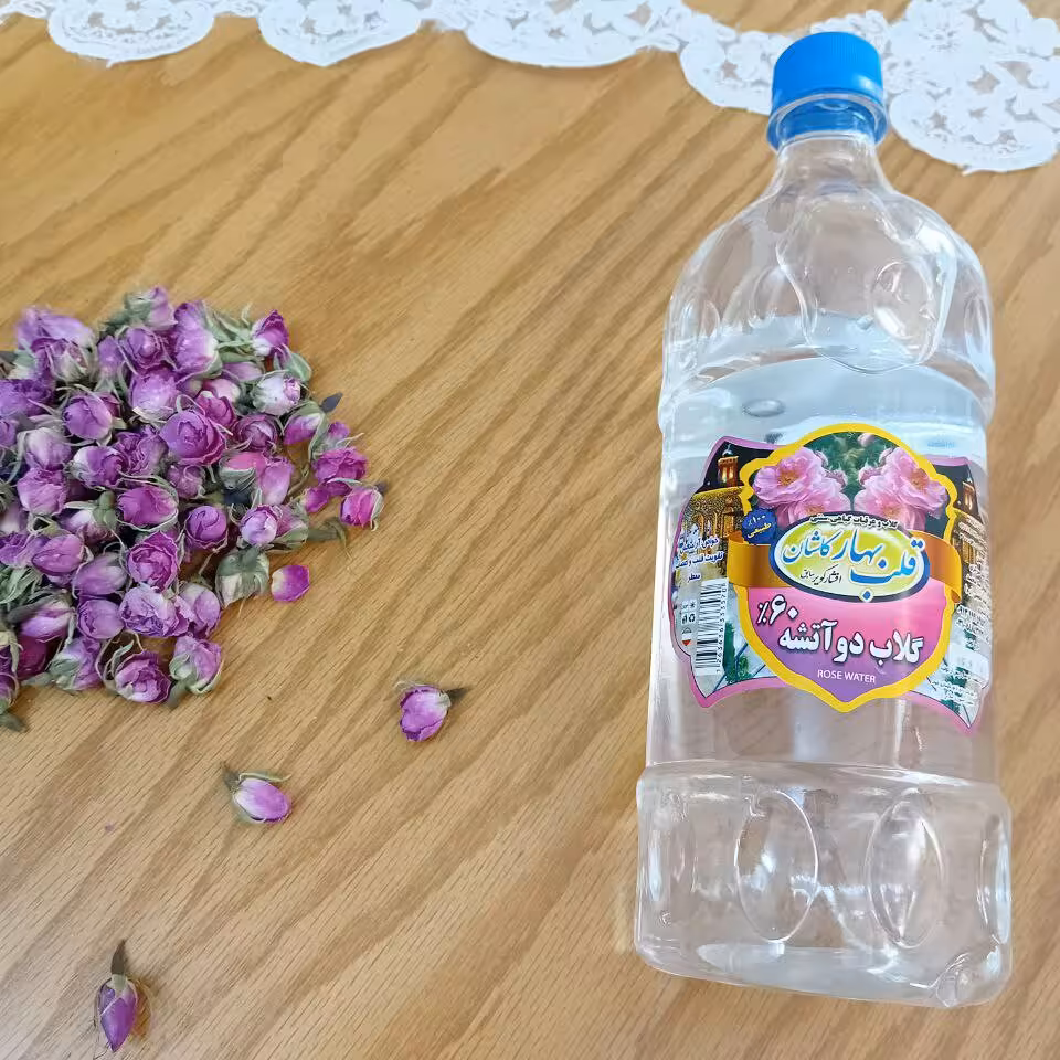 گلاب دو اتیشه کاشان (یک لیتری) 60 درصدی