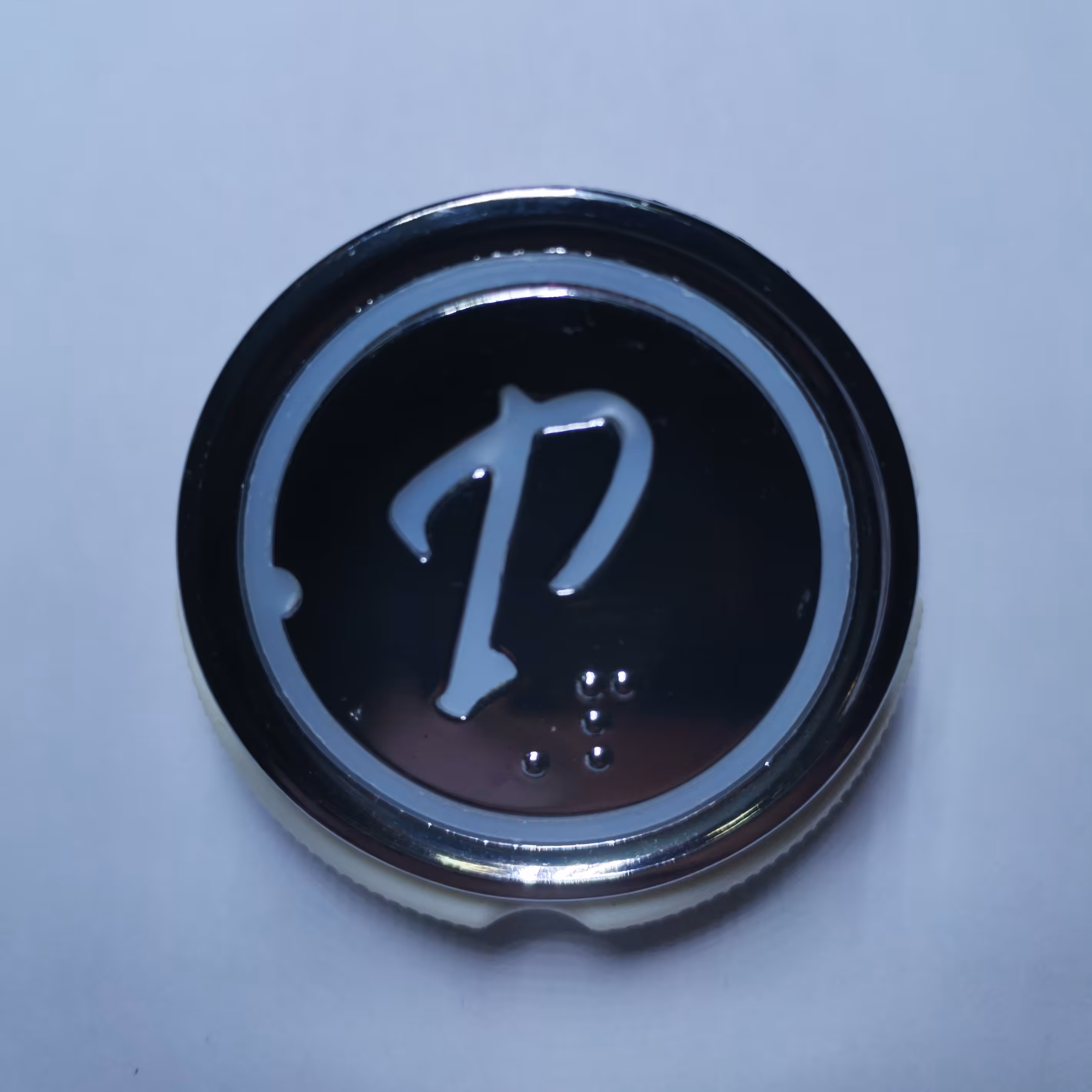 کلید شستی P ( پارکینگ) مخصوص صفحه کلید کابین  نور آبی     رنگ نقره ای