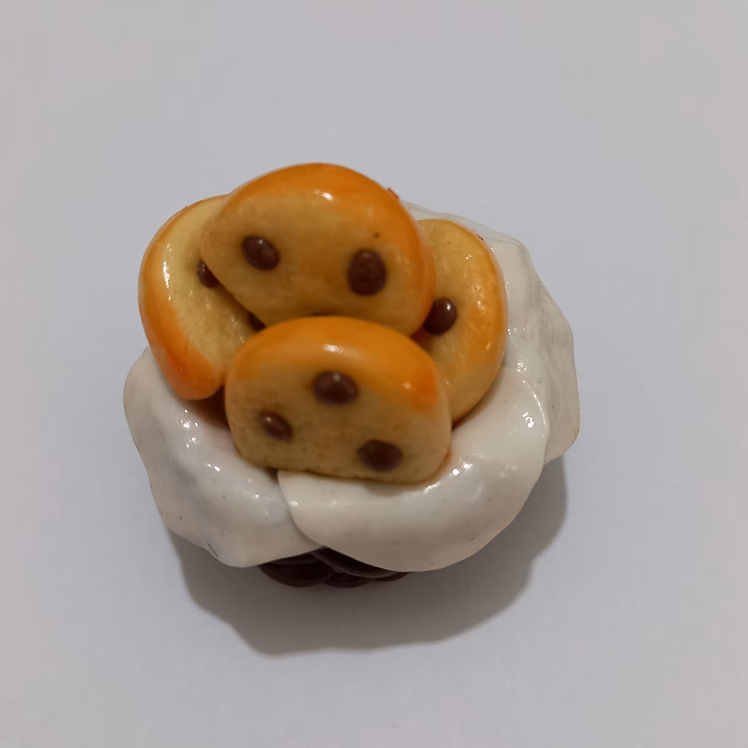 مگنت سبد نان  ،  دستساز ، خمیر ایتالیایی، مناسب برای تزئین سطوح فلزی