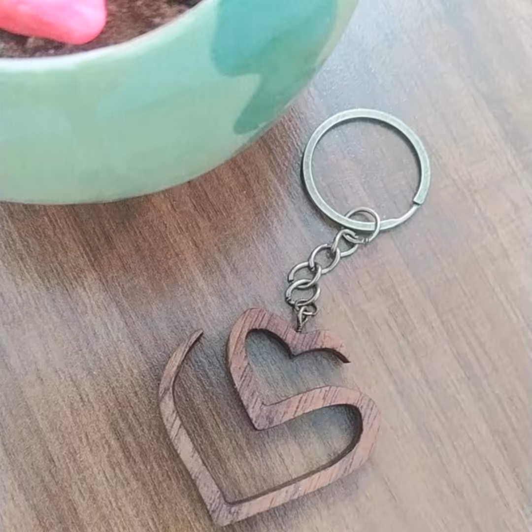 جاسوئیچی عشق