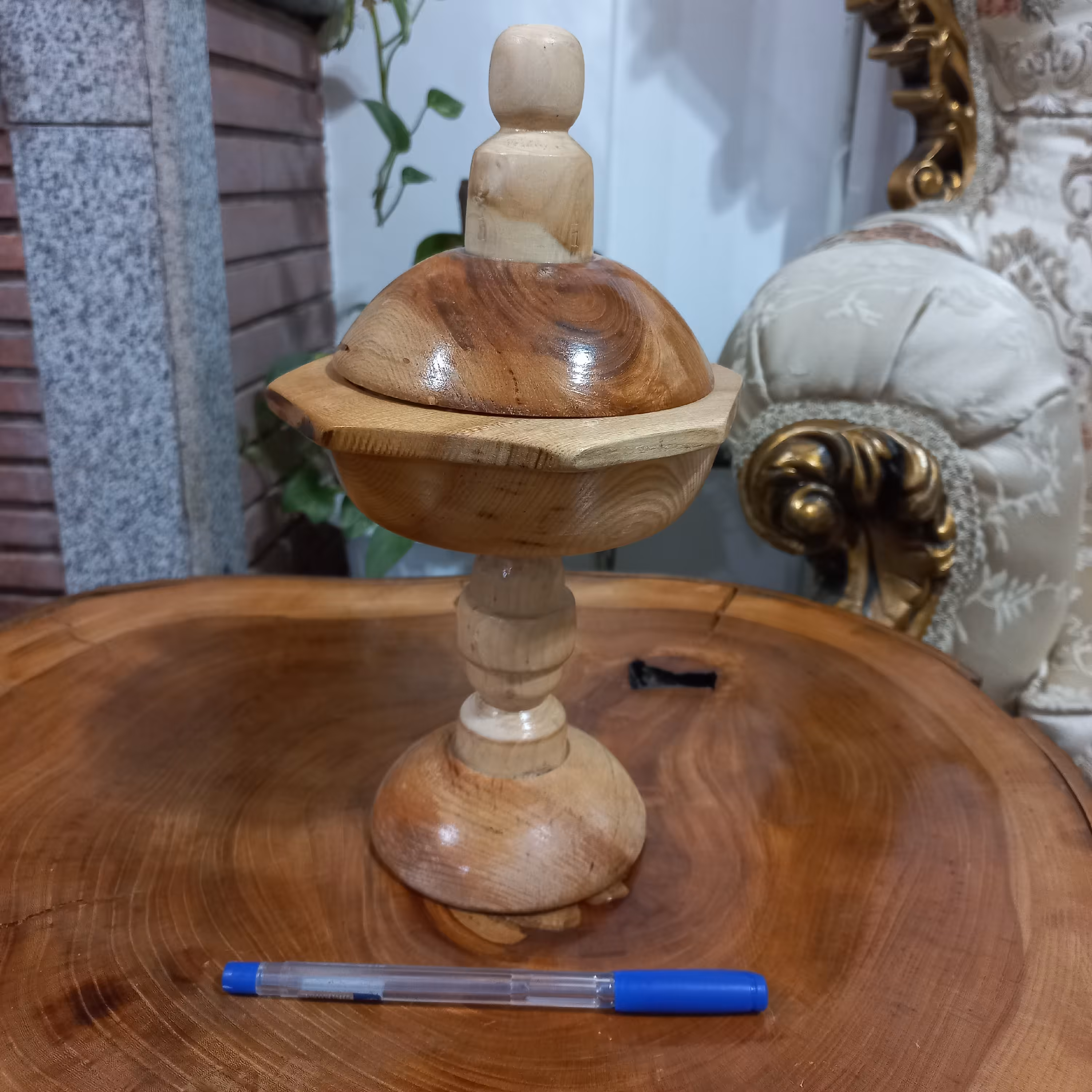 شکلات خوری پایه دار و در دار