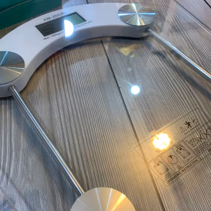 ترازو دیجیتال personal scale (شیشه ای با ضخامت خوب)