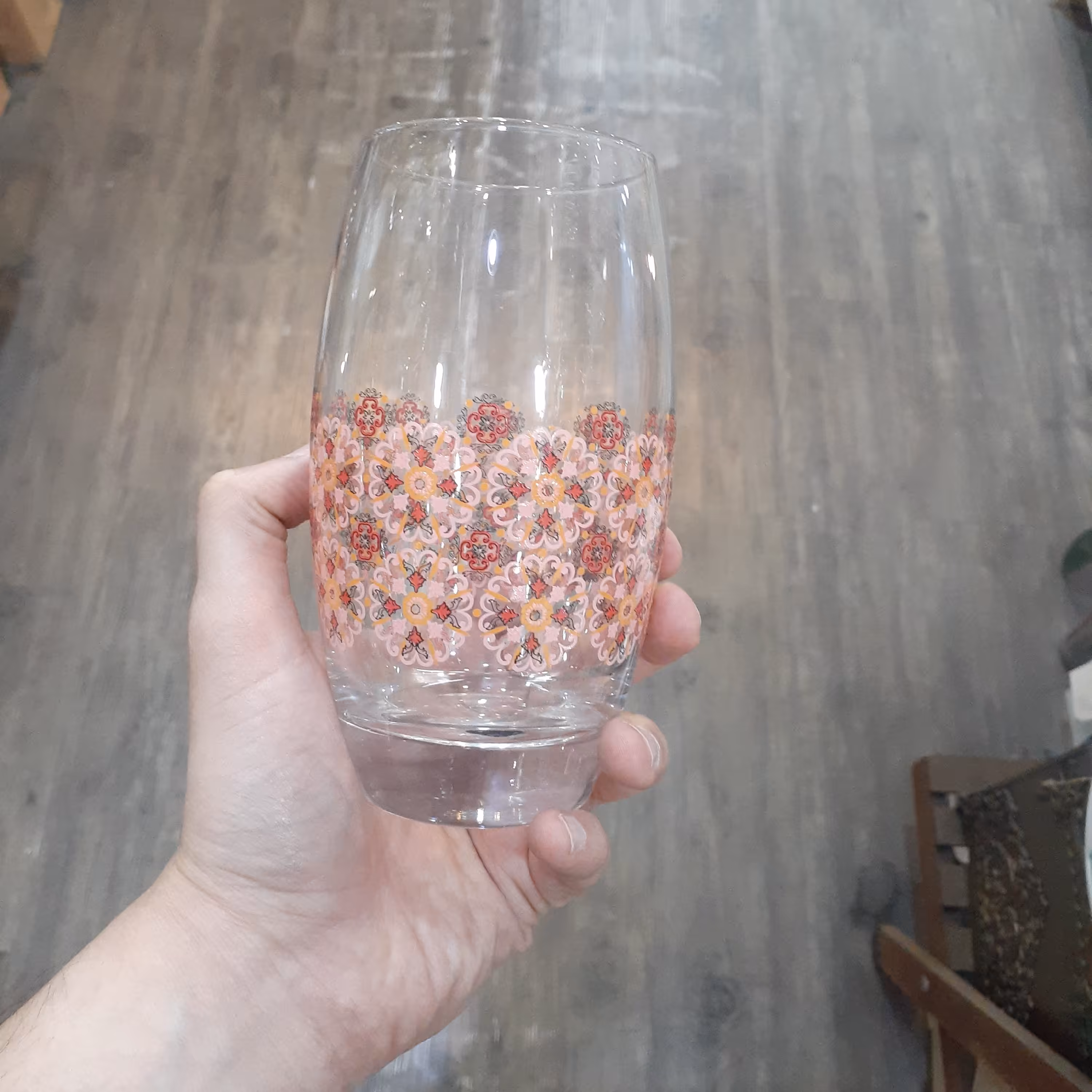 لیوان بلور طرح دار طرح کاملا ثابت ساخته شده ترکیه شرکت پاشاباچه در بسته ی شش عددی