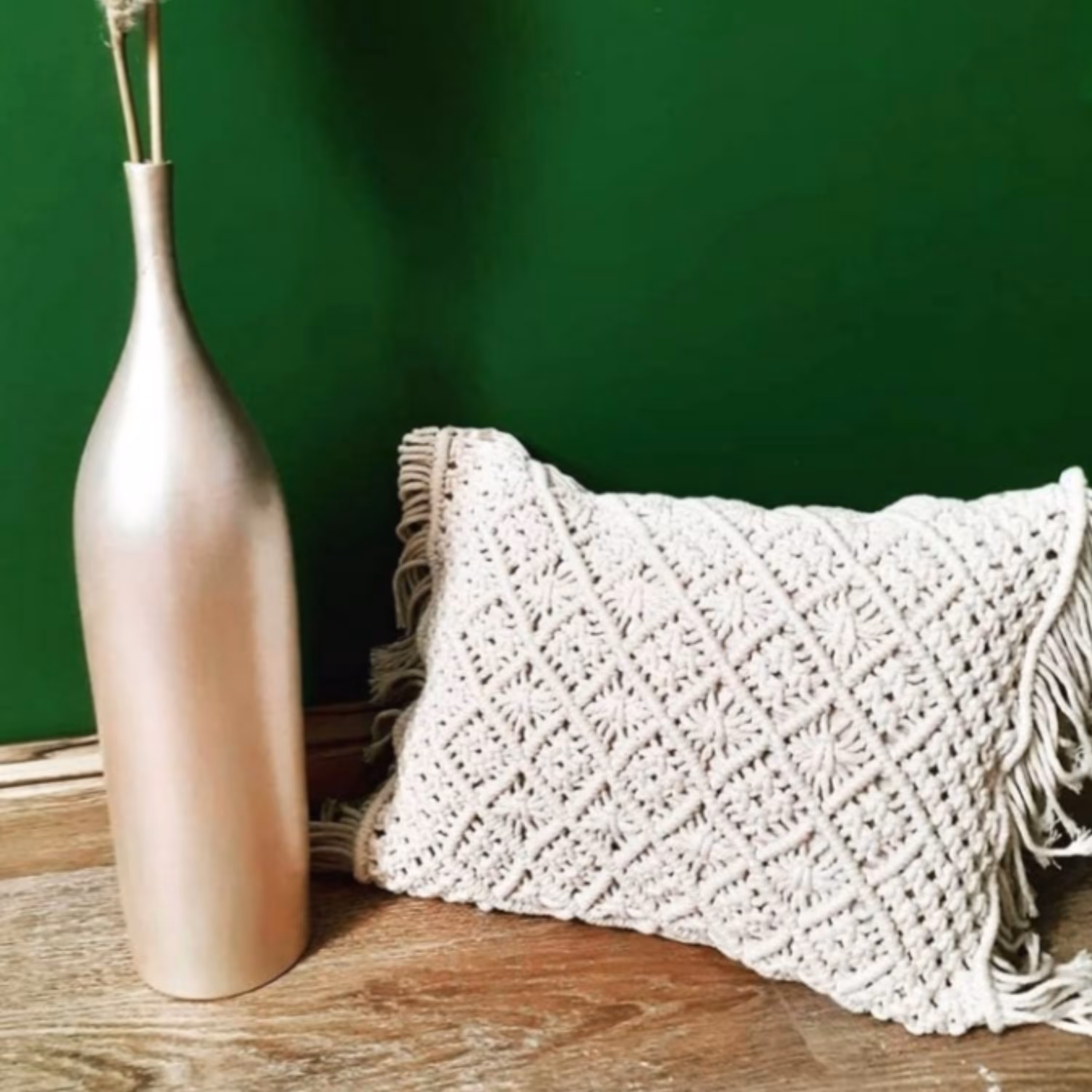 کوسن مربعی ،شیری رنگ ،