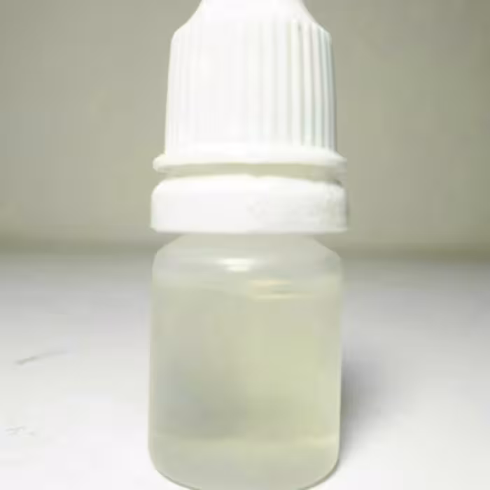 اسانس گلاب کاملا طبیعی گرفته شده از گل محمدی 20 سی سی