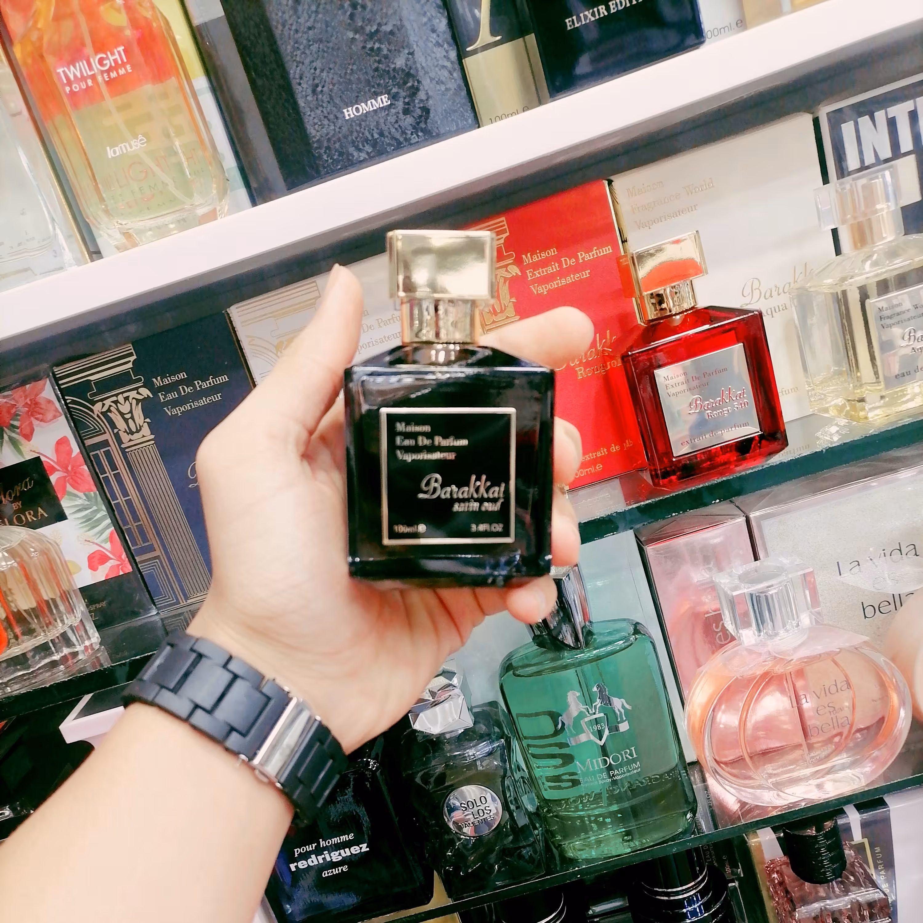 عطر ادکلن باکارات رژ عود ساتین،باکارات رژ مشکی یونی سکـ..س 100 میل  