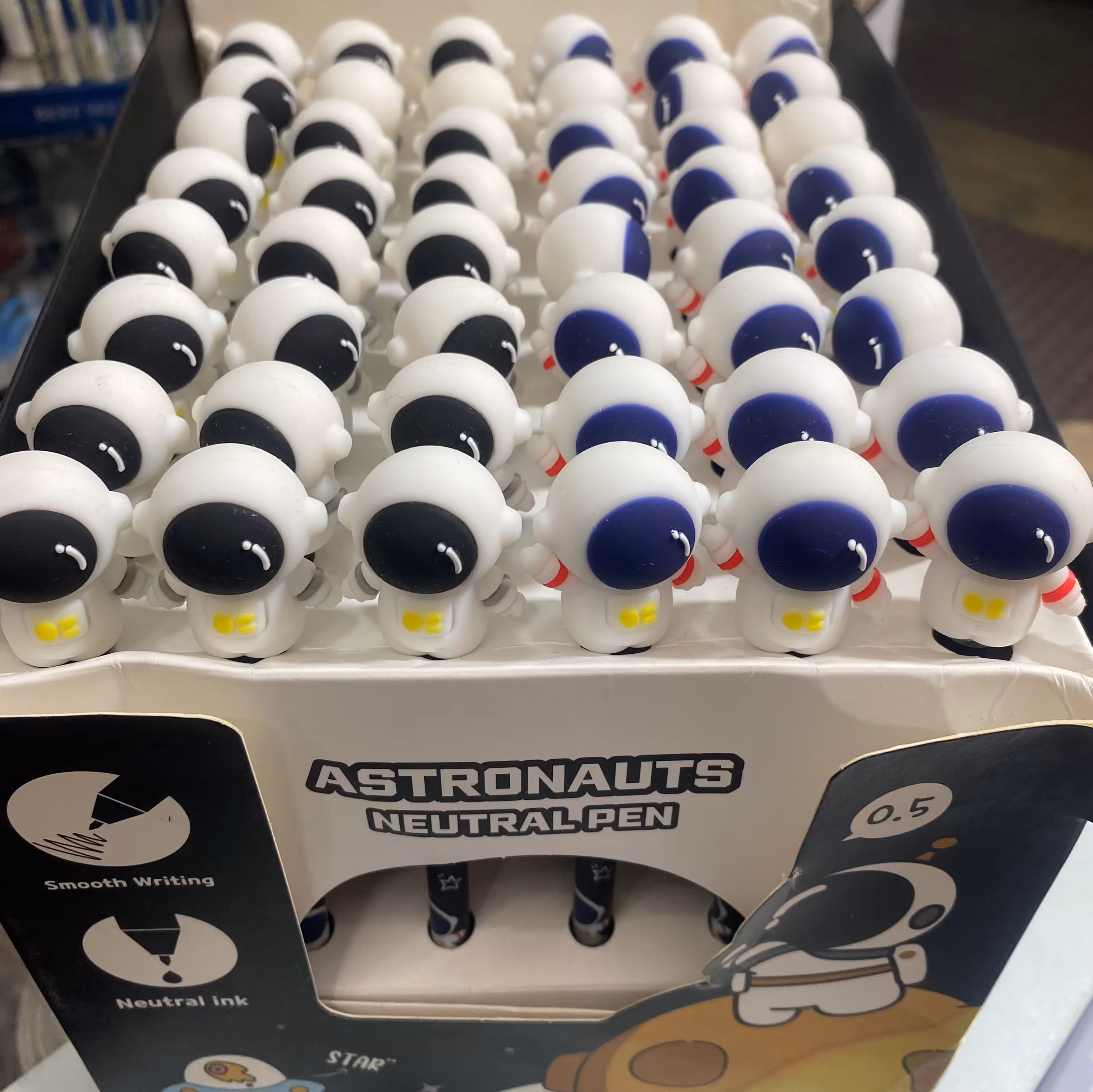 روانویس طرح فضانورد