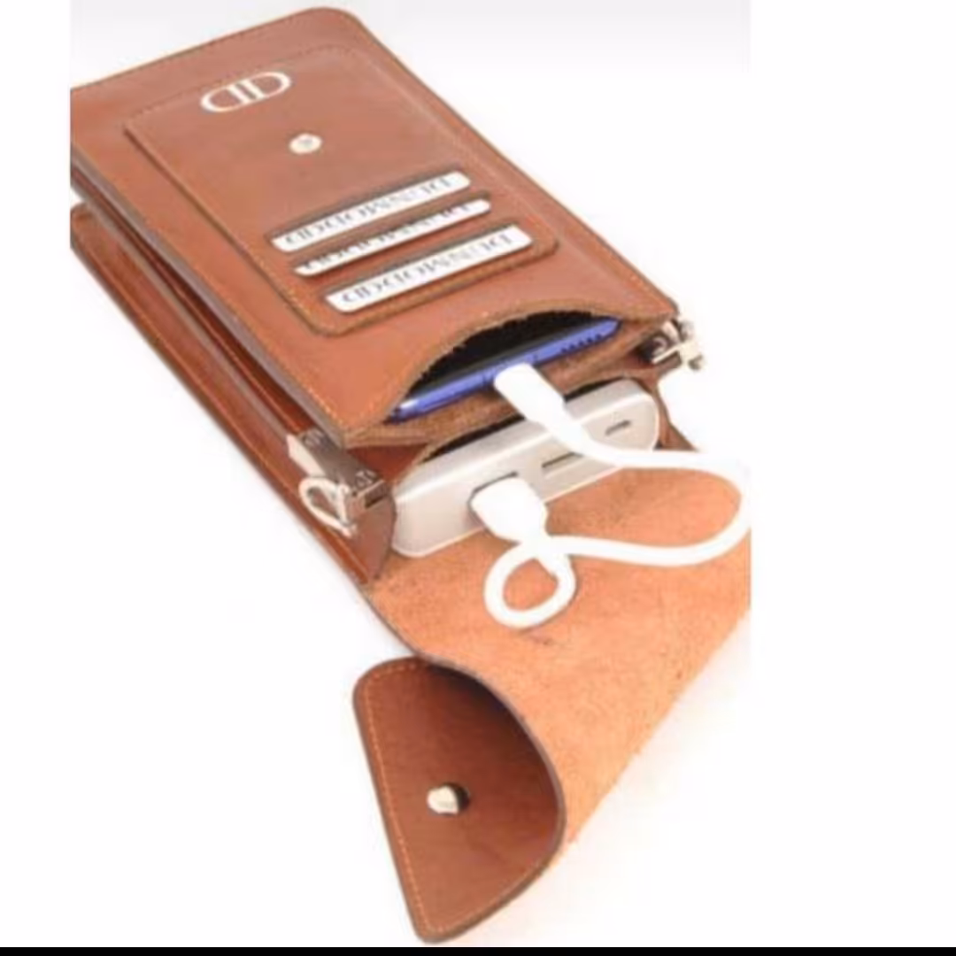 کیف چرمی پاور بانک