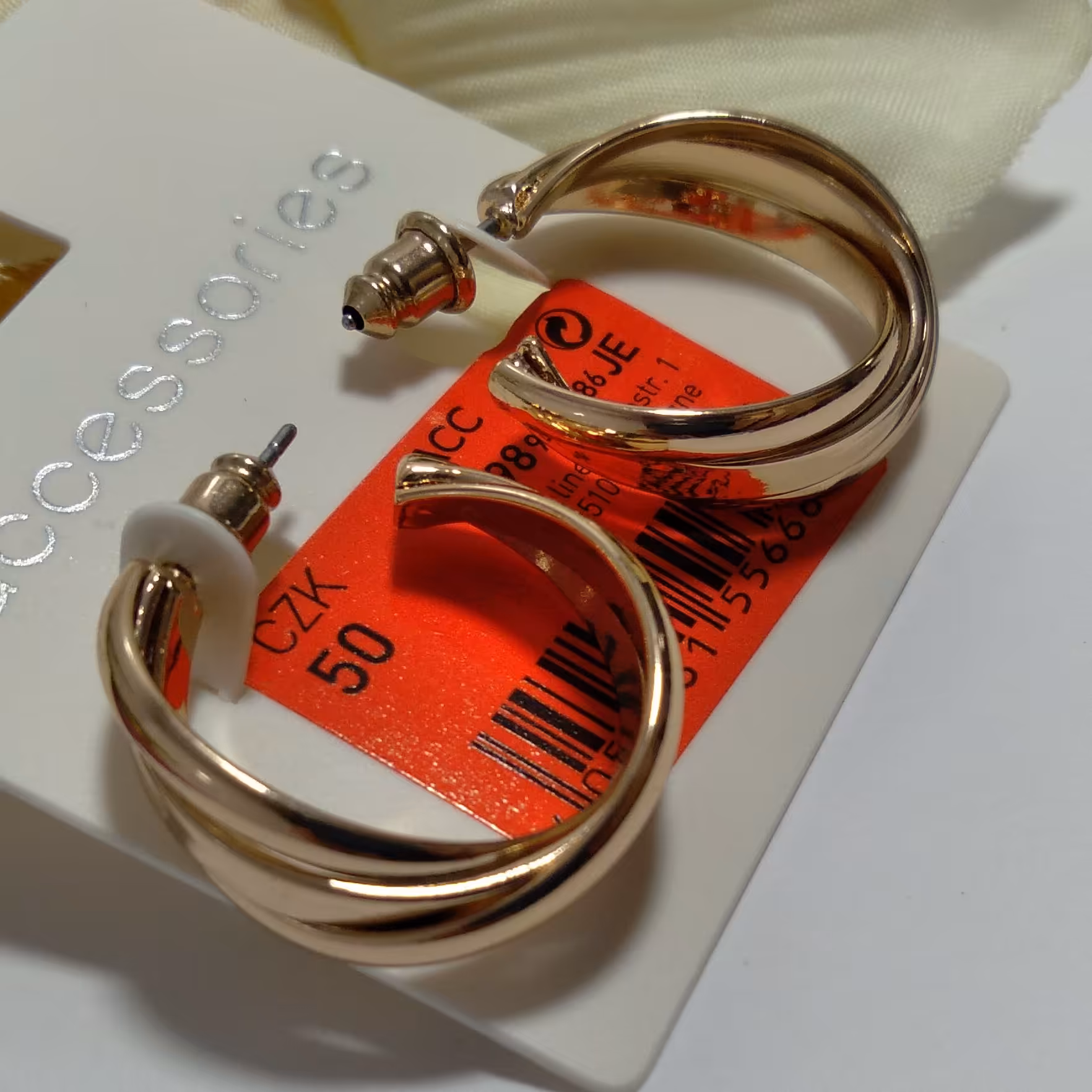 گوشواره حلقه ای میخی