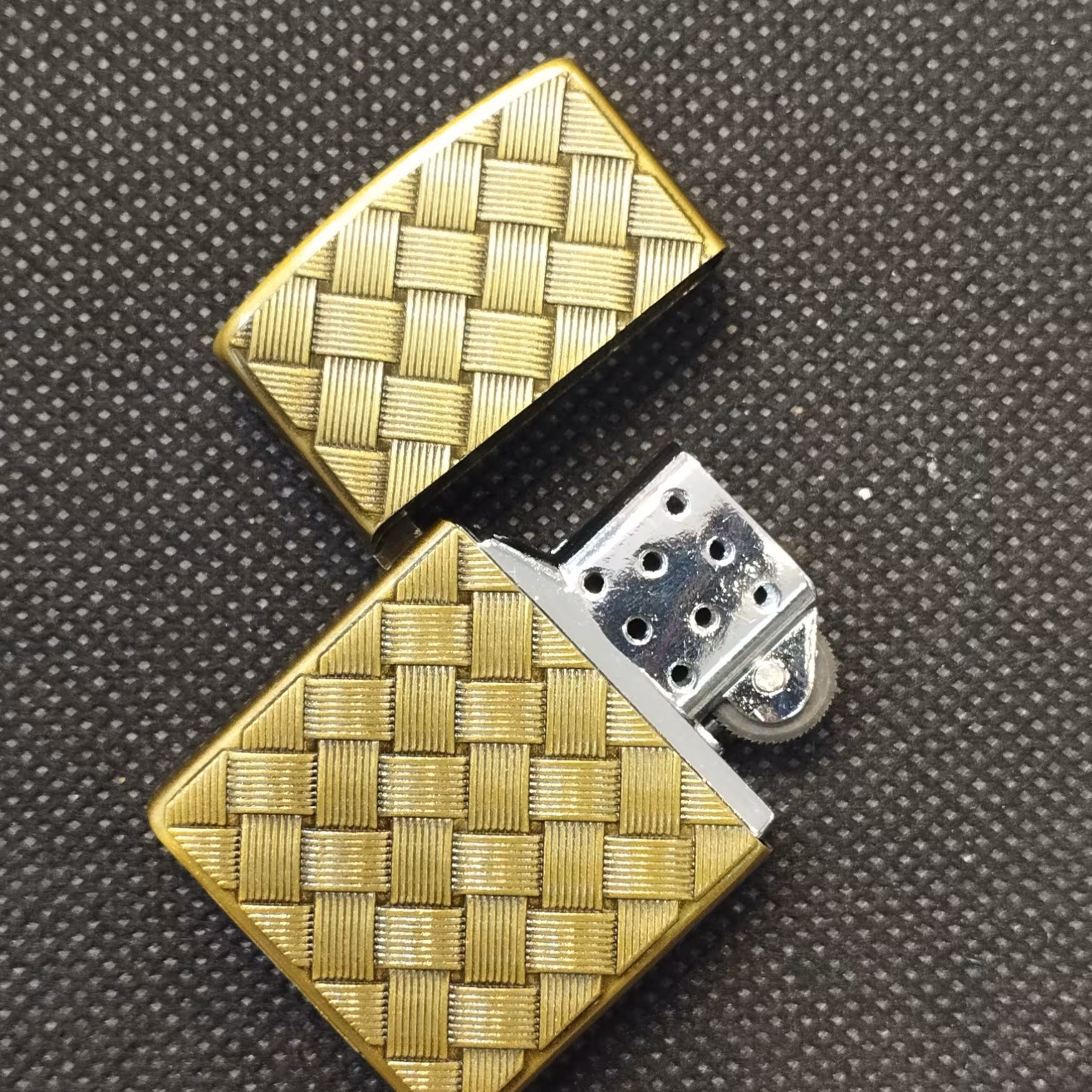 فندک استیل اسپرت   سوخت شعله ای   طلایی و نقره ای کد55