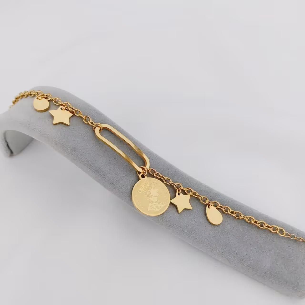 دستبند کد10800طرح طلا.استاینلس استیل.آبکاری طلا.ضدحساسیت.رنگ ثابت