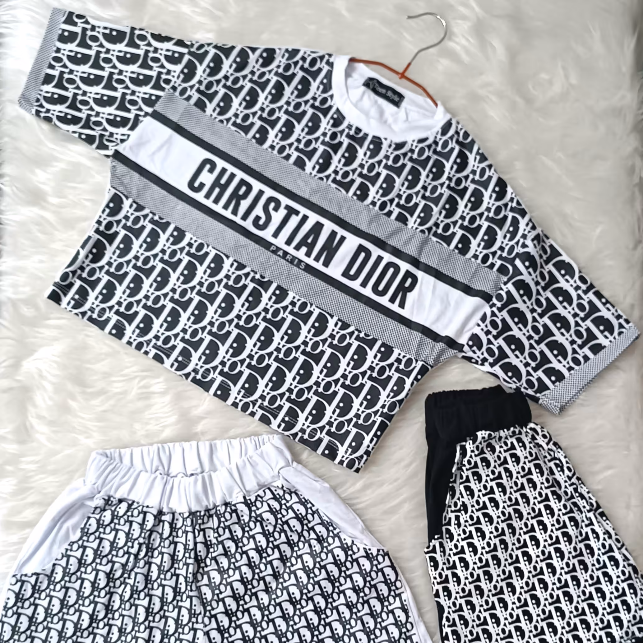 ست سه تیکه تیشرت و شرتک