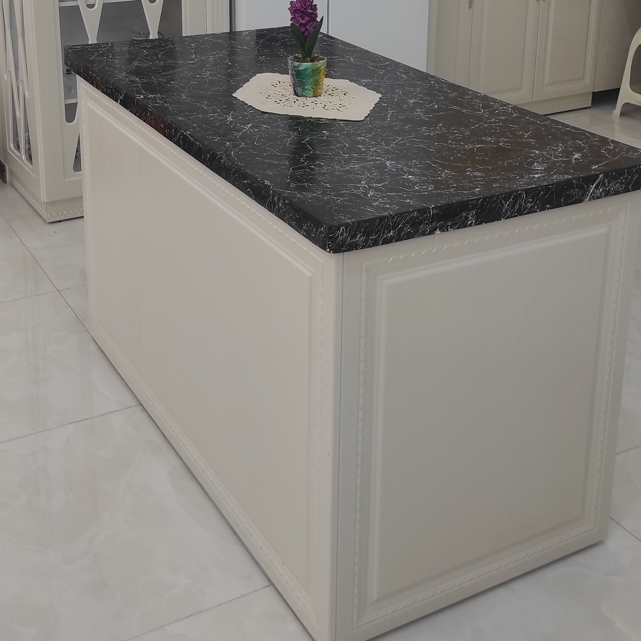 صفحه کابینت از جنس سنگ مصنوعی با قیمت پایین و کیفیت بالا ضد آب ضد لک ضد حرم با تنوع رنگ بالا کاملا براق