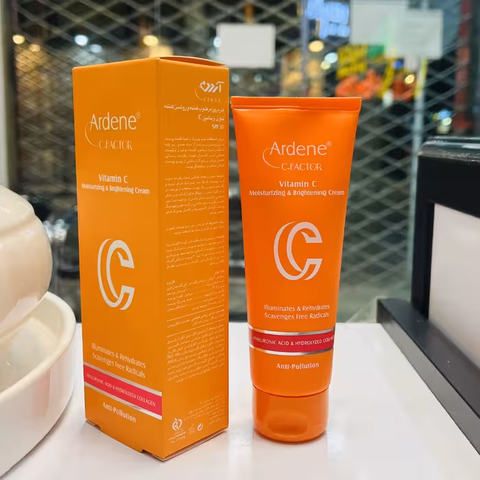 کرم روز مرطوب کننده و روشن کننده تیوپی حاوی ویتامین C اس پس اف 15 آردن 75 میلی لیتر