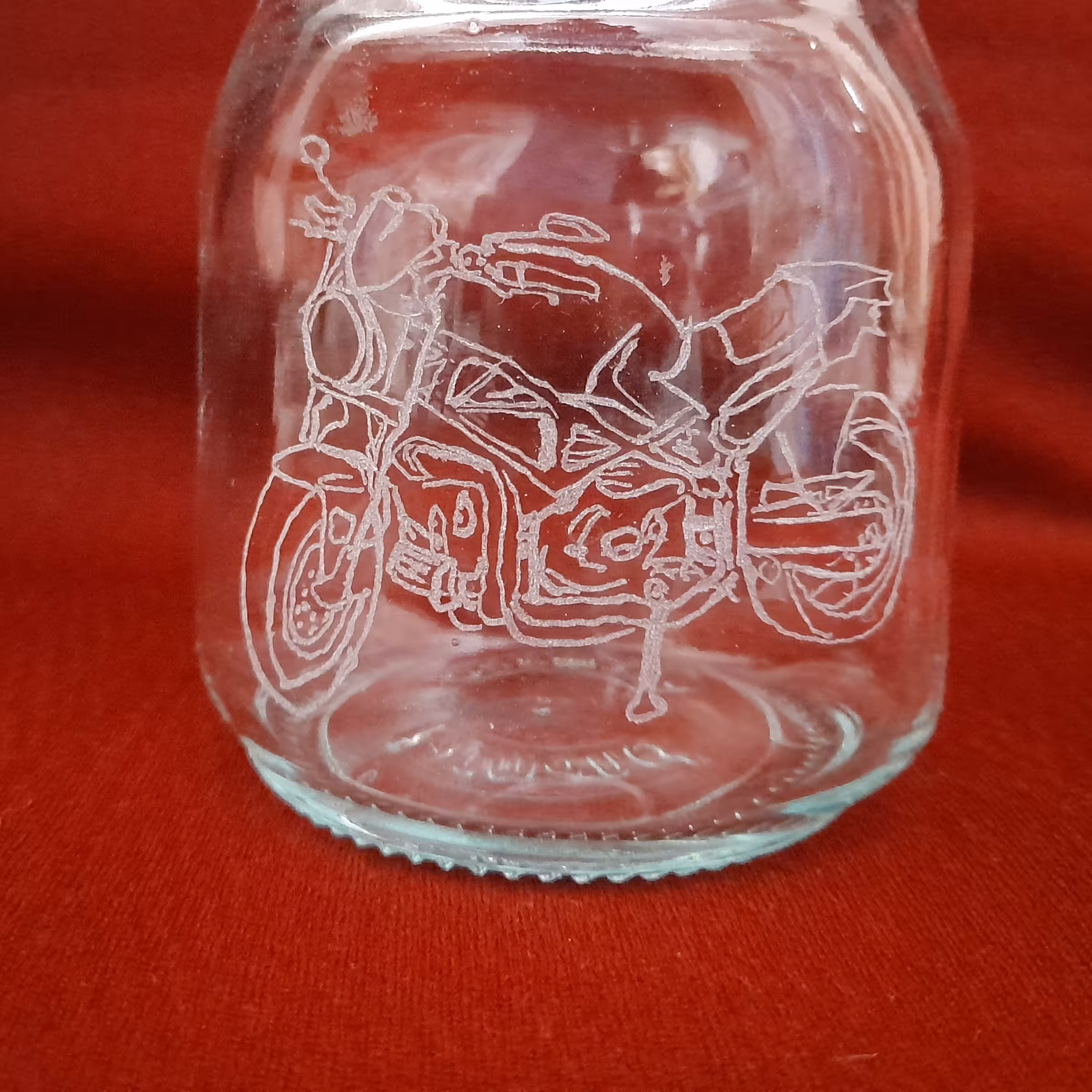 حکاکی طرح موتور روی ظرف آبلیمو (عکس نمونه کار) طرح دلخواه پذیرفته میشود