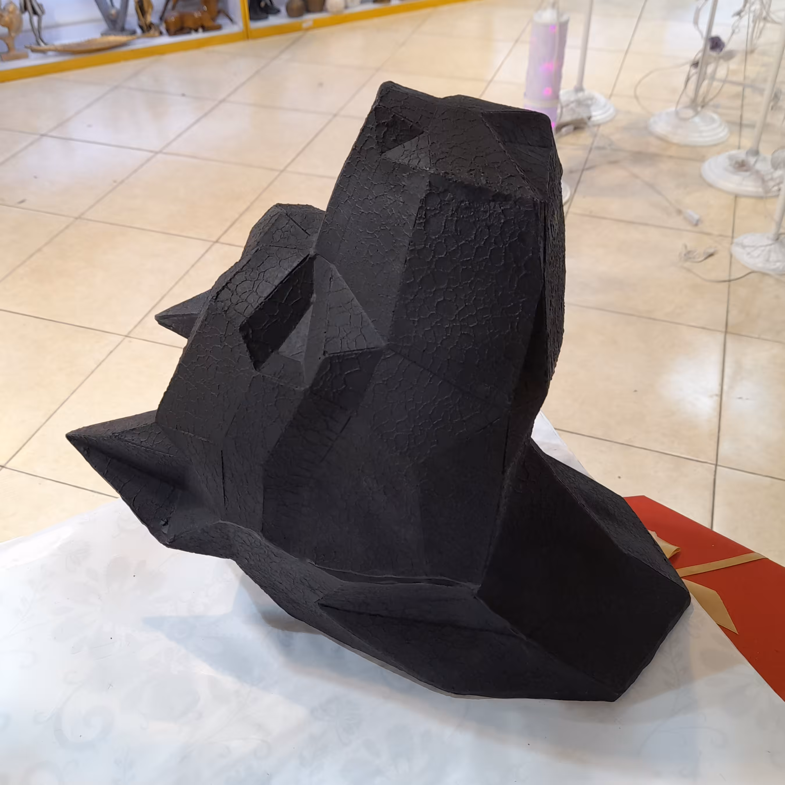 مجسمه سگ گرافیکی مشکی دیواری ، سگ دیوارکوب پلی استری مشکی