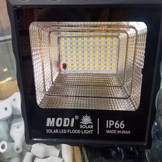 پرژکتور 50وات خورشیدی مودی با یکسال گارانتی موجود ندارم