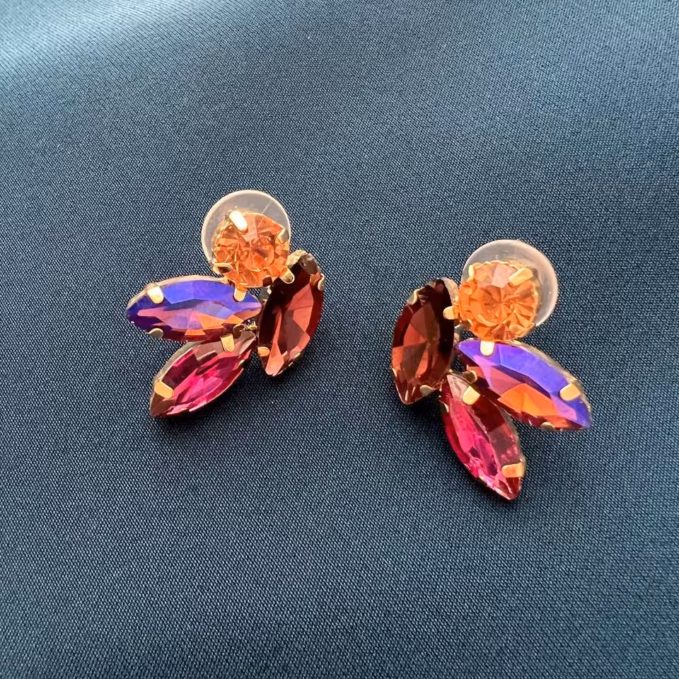 ارسال رایگان گوشواره میخی نگین دار رنگی