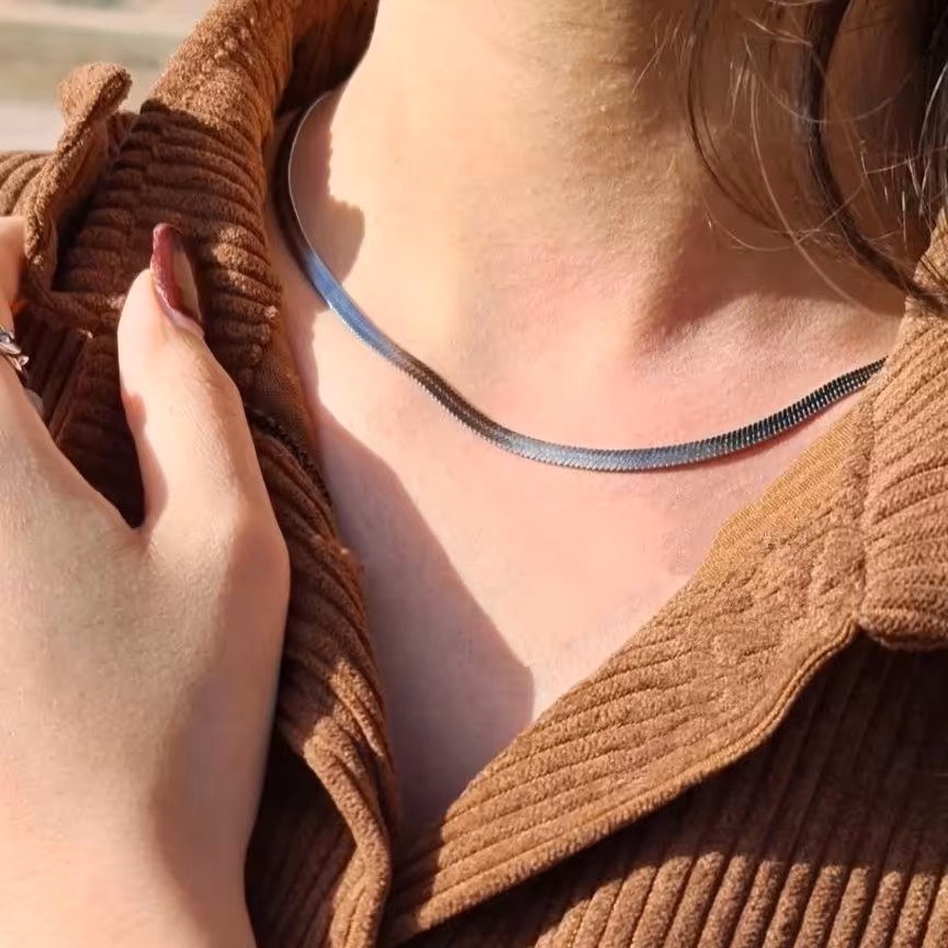 گردنبند ماری نقره ای با عرض 3میل( همراه با آویز قلب)