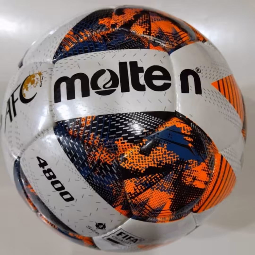 توپ مولتن سایز 4 چمن