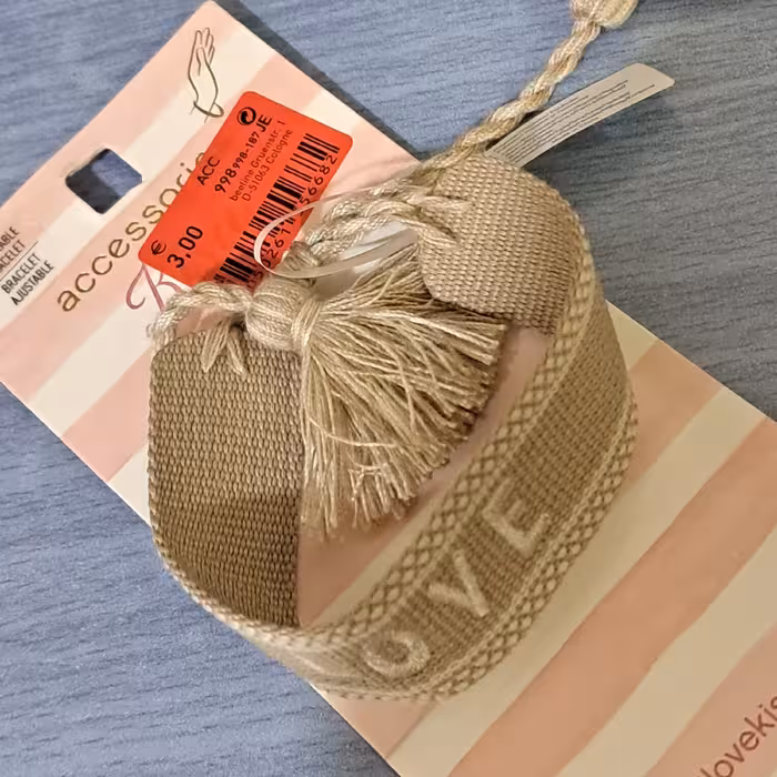 دستبند پارچه ای دخترانه زنانه بسیار خاص و جدید طرح Love در دو رنگ زیبا