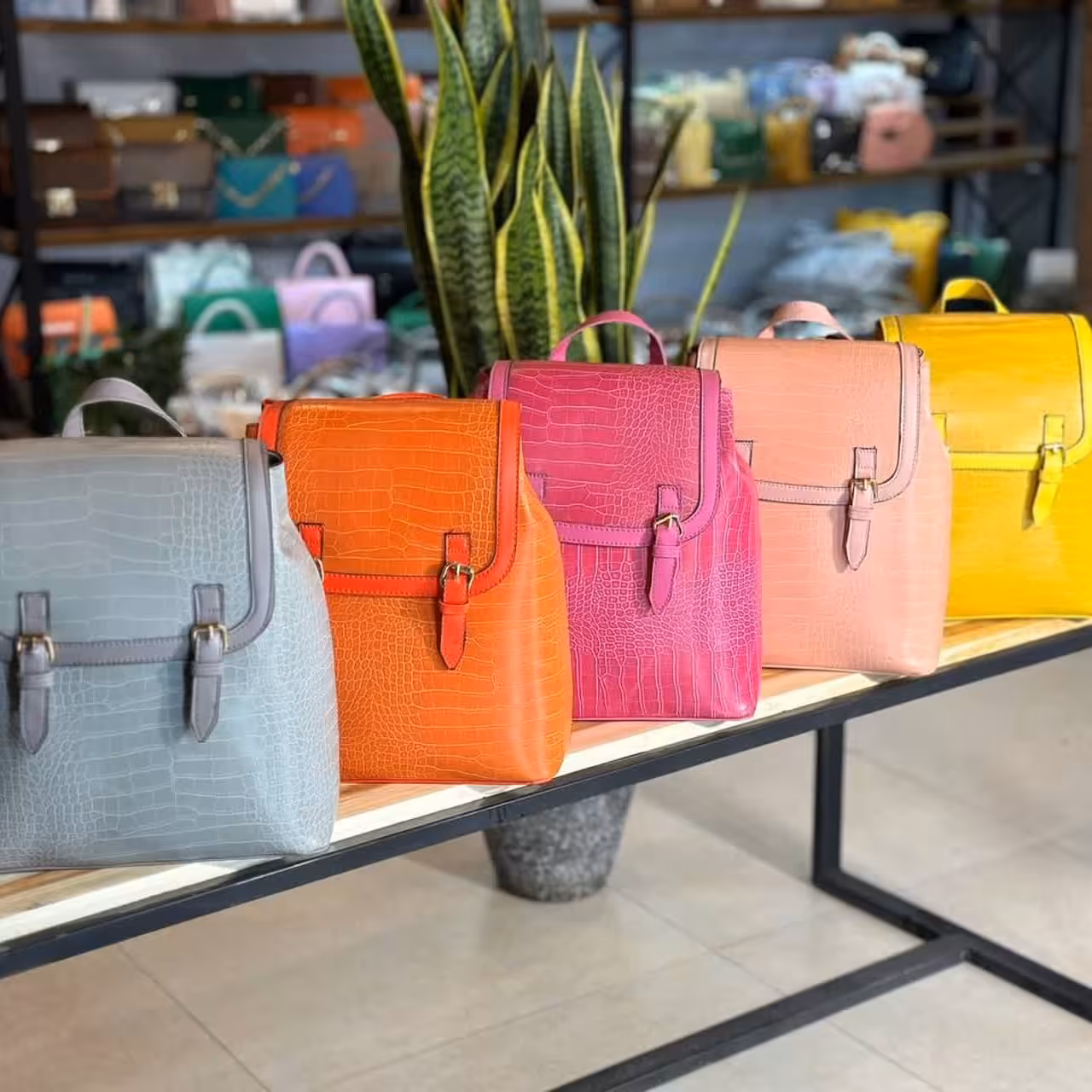 کوله پشتی رنگارنگ