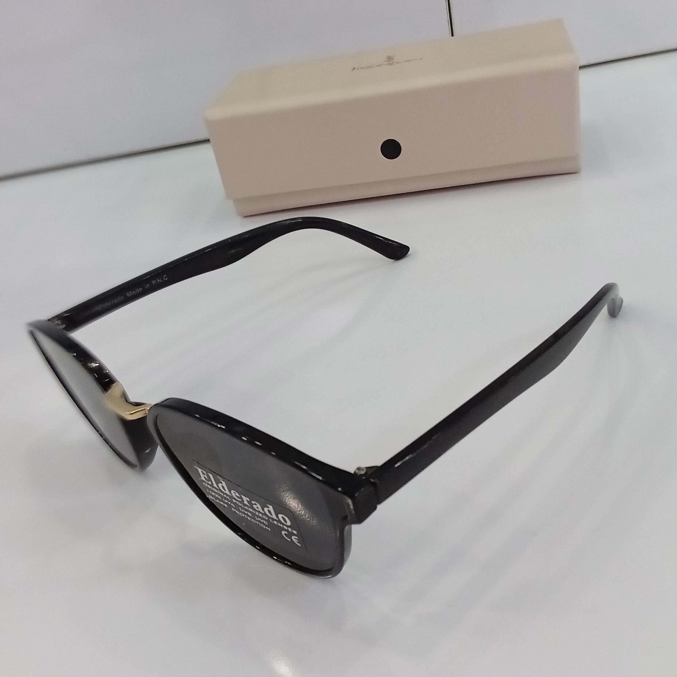 عینک آفتابی مدل P610 ساخت کشور چین بسیار سبک و زیبا