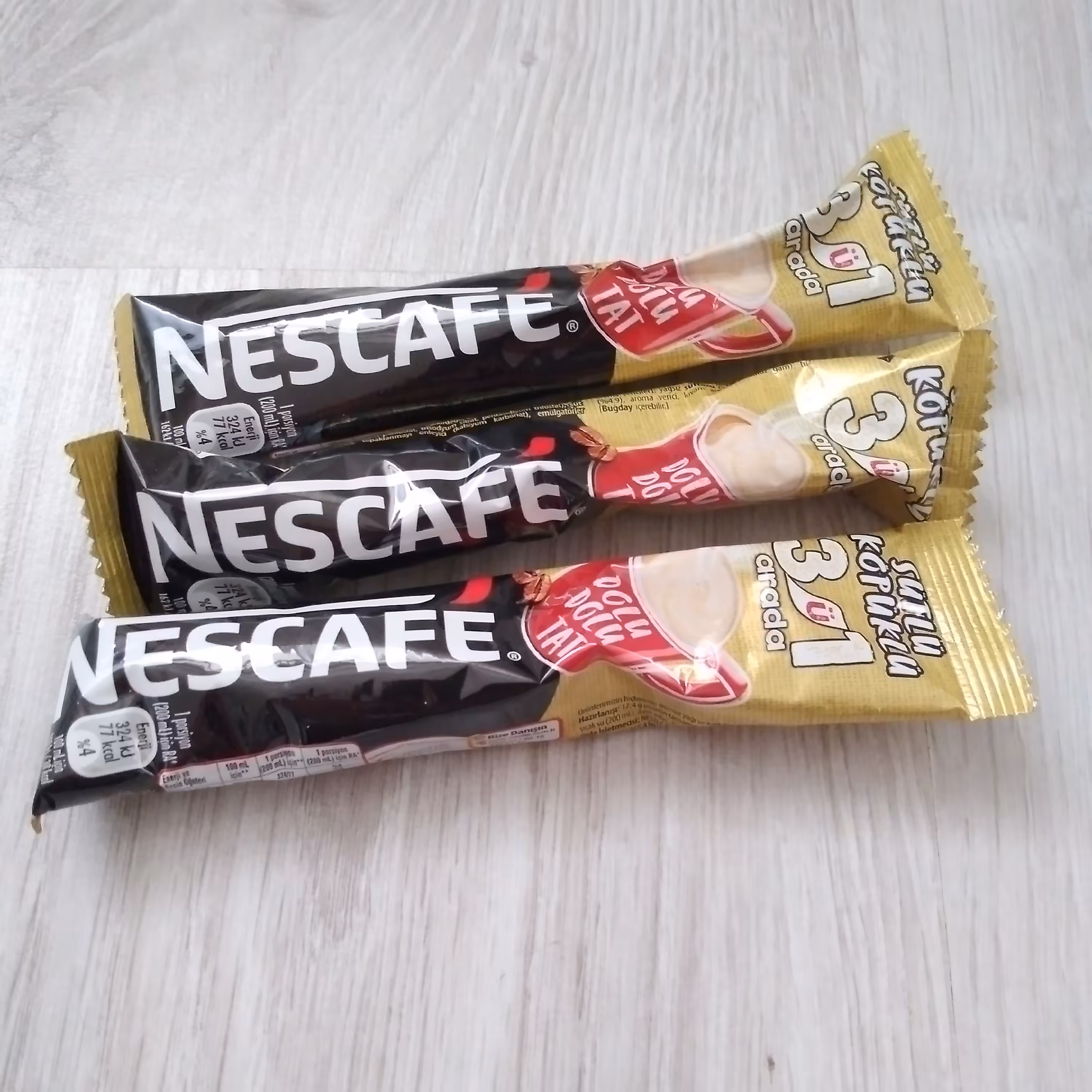 پودر قهوه فوری نسکافه شیری ترکیه Nescafe Sutlu Kopuklu ساشه 18 گرمی تک نفره