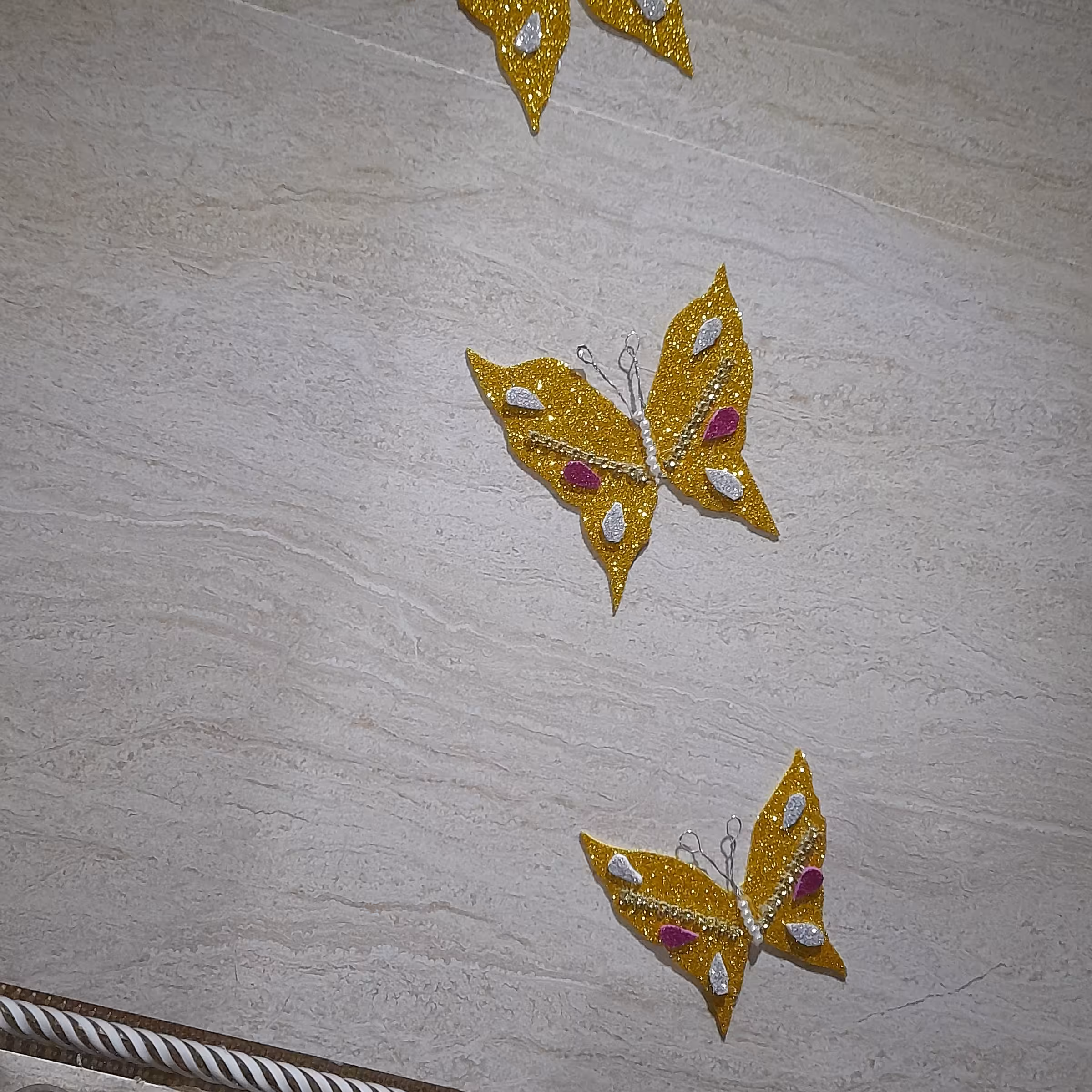 استیکر پروانه 