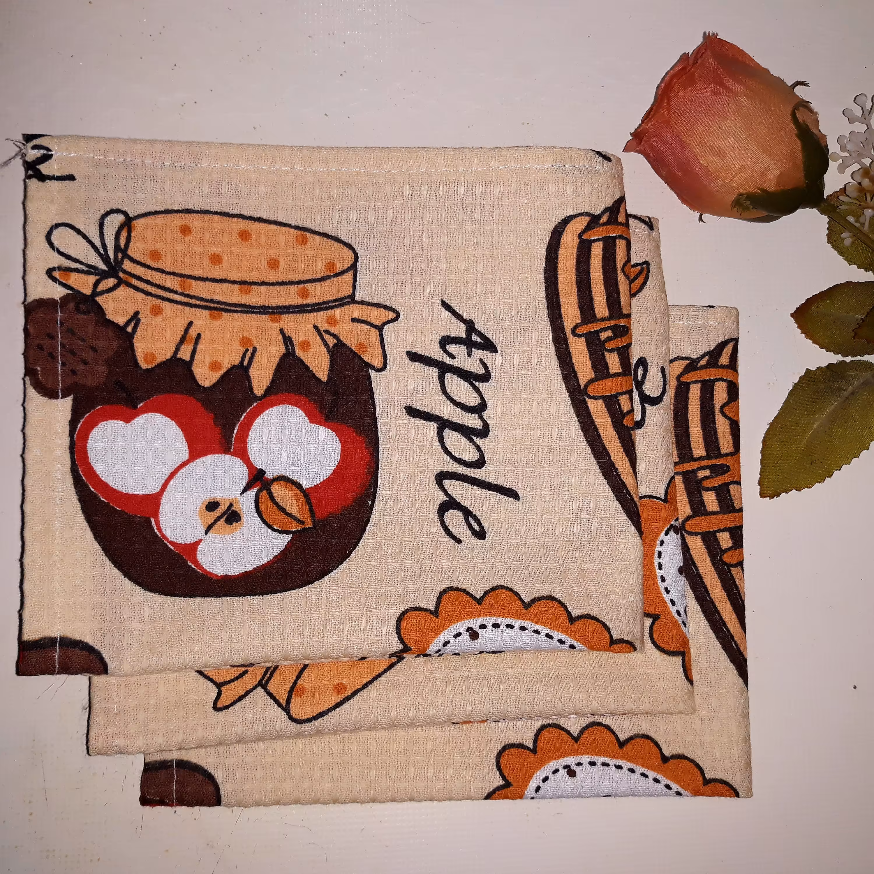 دستمال نخی در ابعاد 27 در 31 سانت در  دو طرح