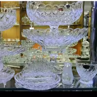 سرویس پذیرای آنجلیکا 6نفره وسرویس خورشیدیجنس درجه یک به صورت تک هم موجودداریم