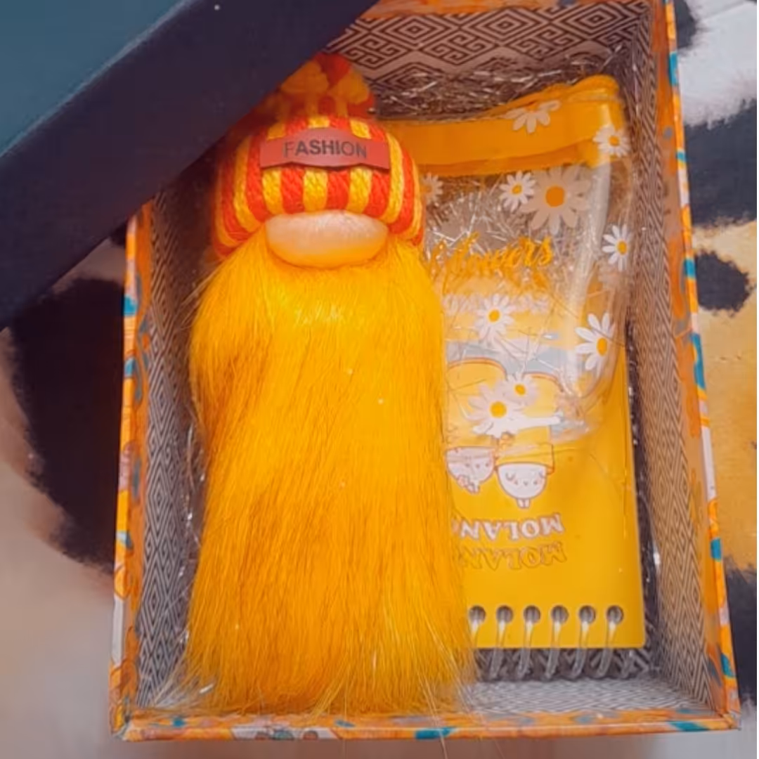 باکس هدیه زرد دخترانه