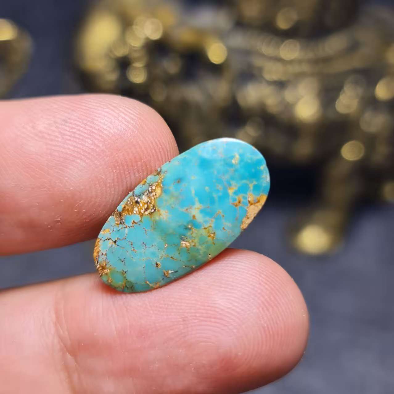  نگین فوق العاده زیبای سنگ فیروزه بسیار خاص اصل نیشابور صد درصد طبیعی بدون احیا

کد  28338