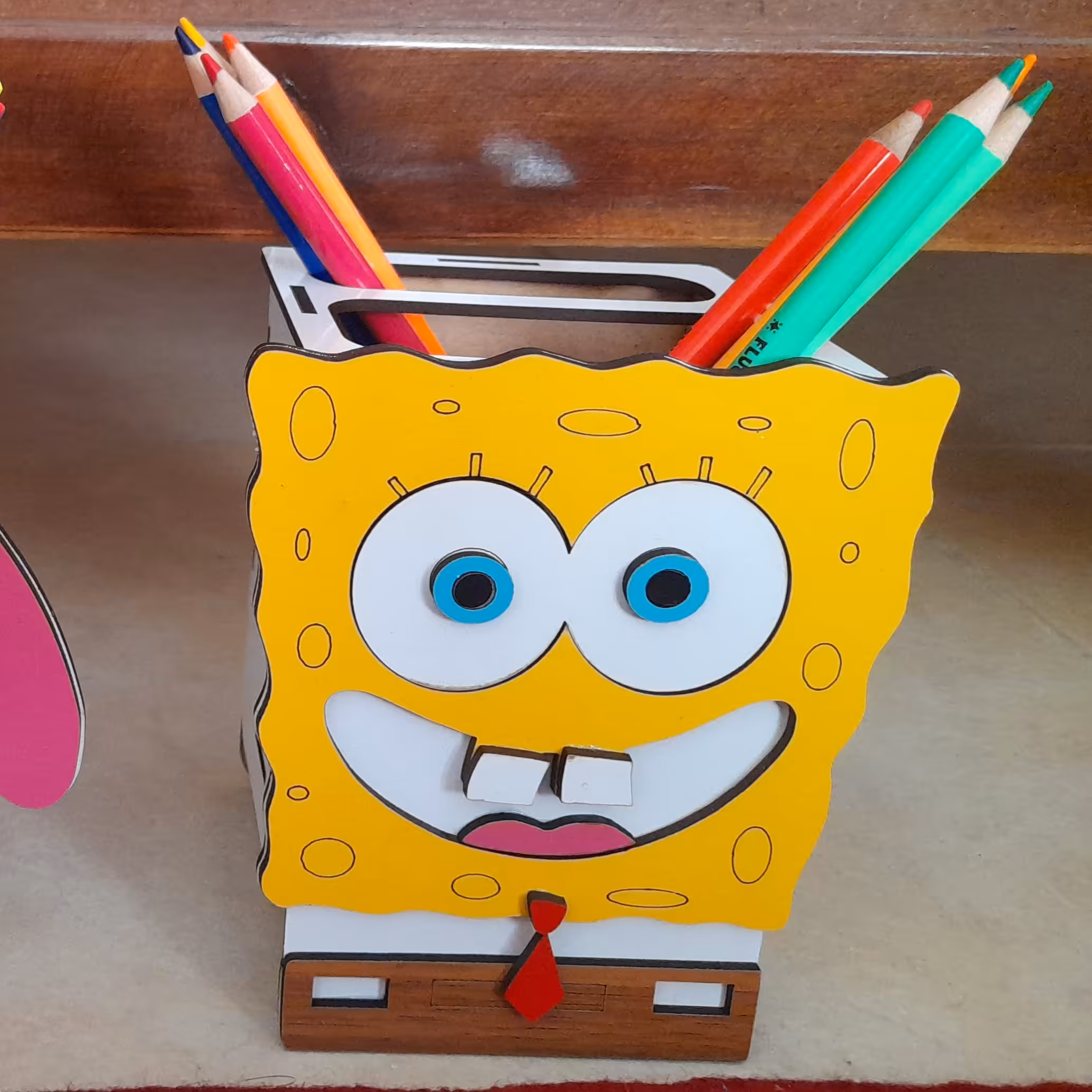 جامدادی رومیزی باب اسفنجی