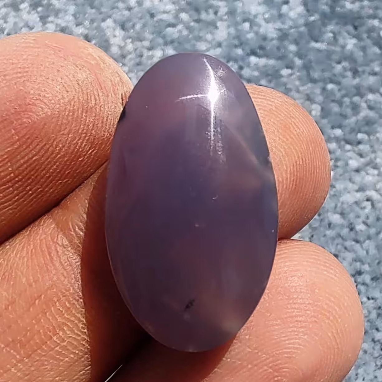 نگین عقیق سوسنی خوش رنگ 