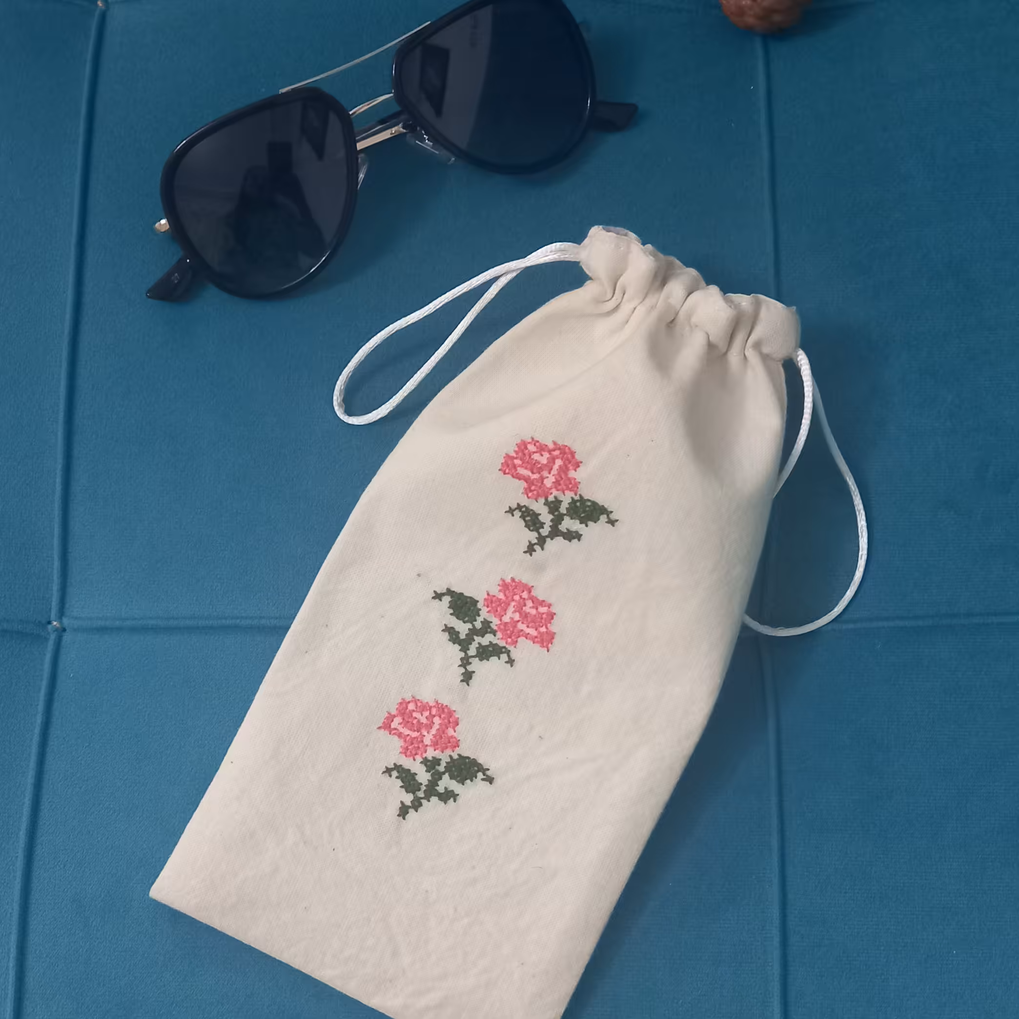 جاعینکی  پارچه ای شماره دوزی و گلدوزی