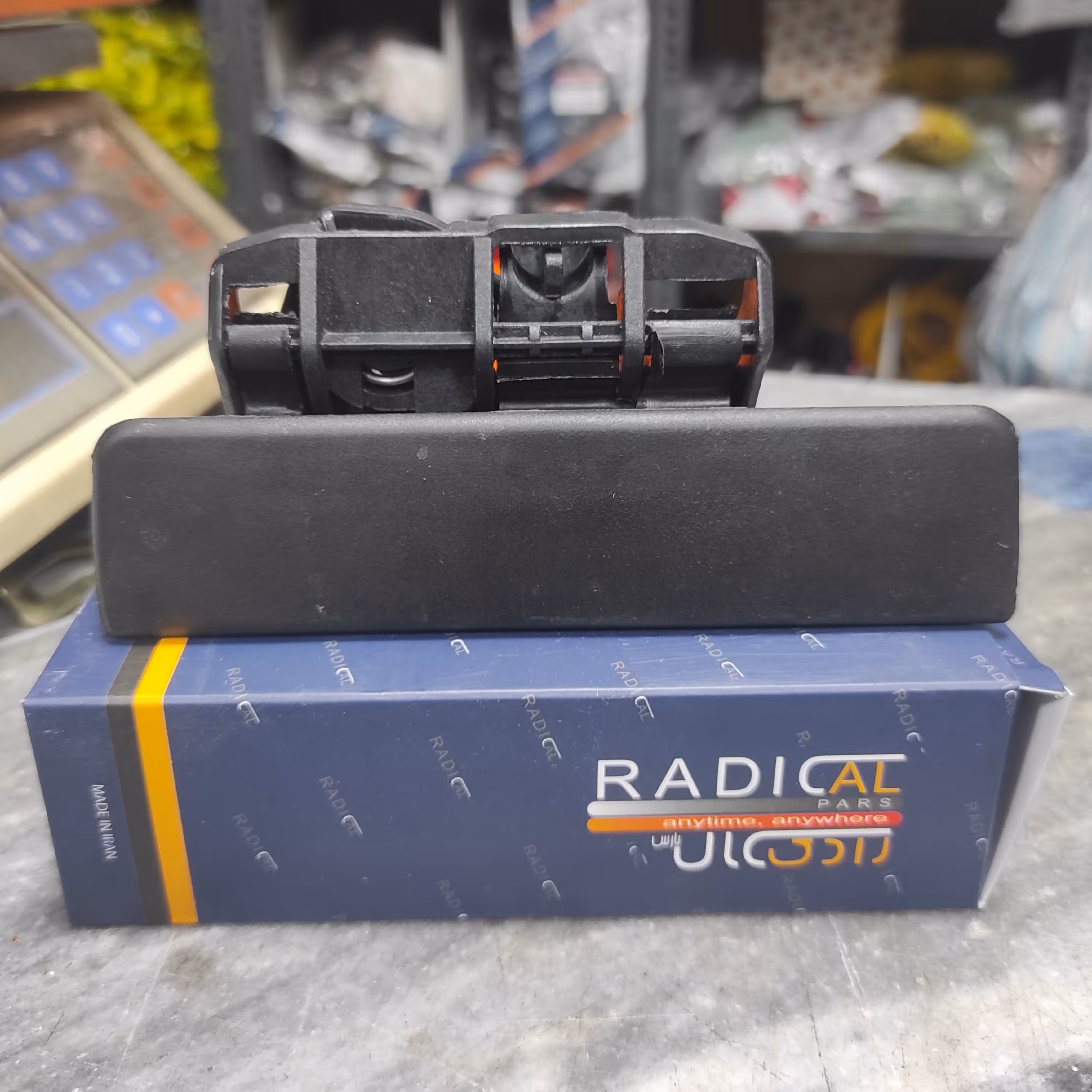 دستگیره بیرونی پژو 405 سمت چپ فابریک دستگیره آردی برند رادیکال