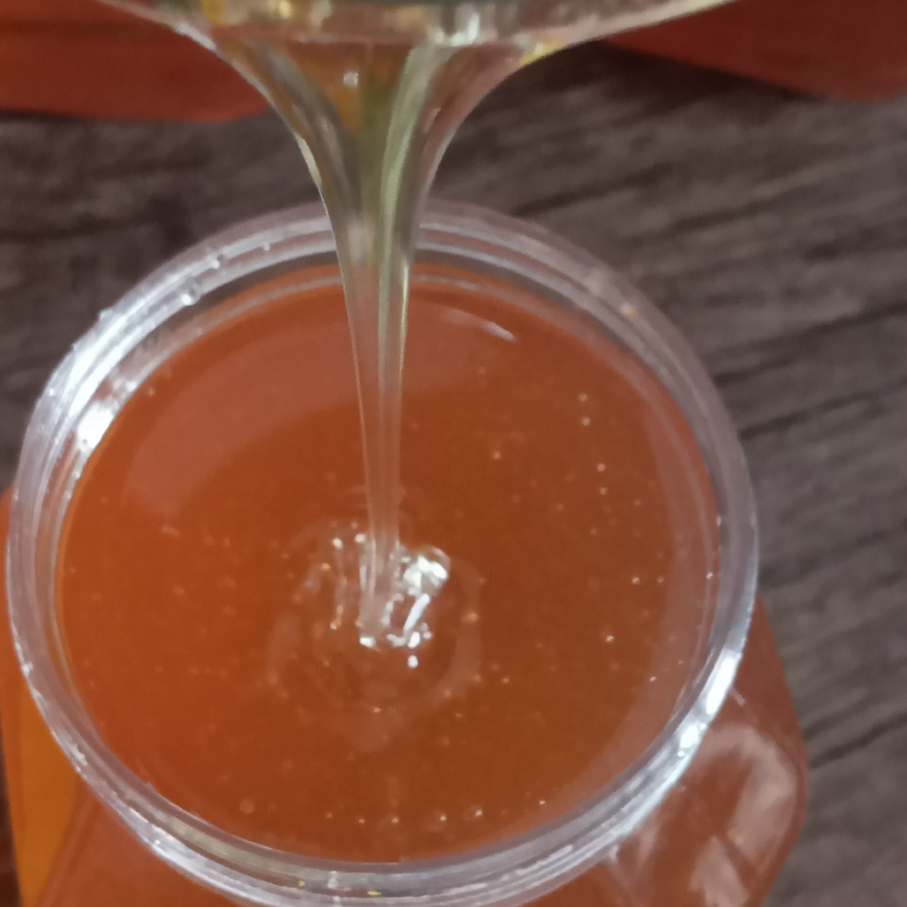 عسل شهد بدون موم یک کیلو گرمی با عطر و طعم عالی