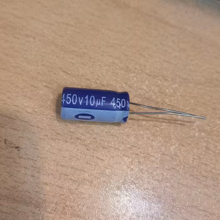 خازن الکترولیت 10 میکرو فاراد 450 ولت پک بسته 20 عددی کد محصول 37