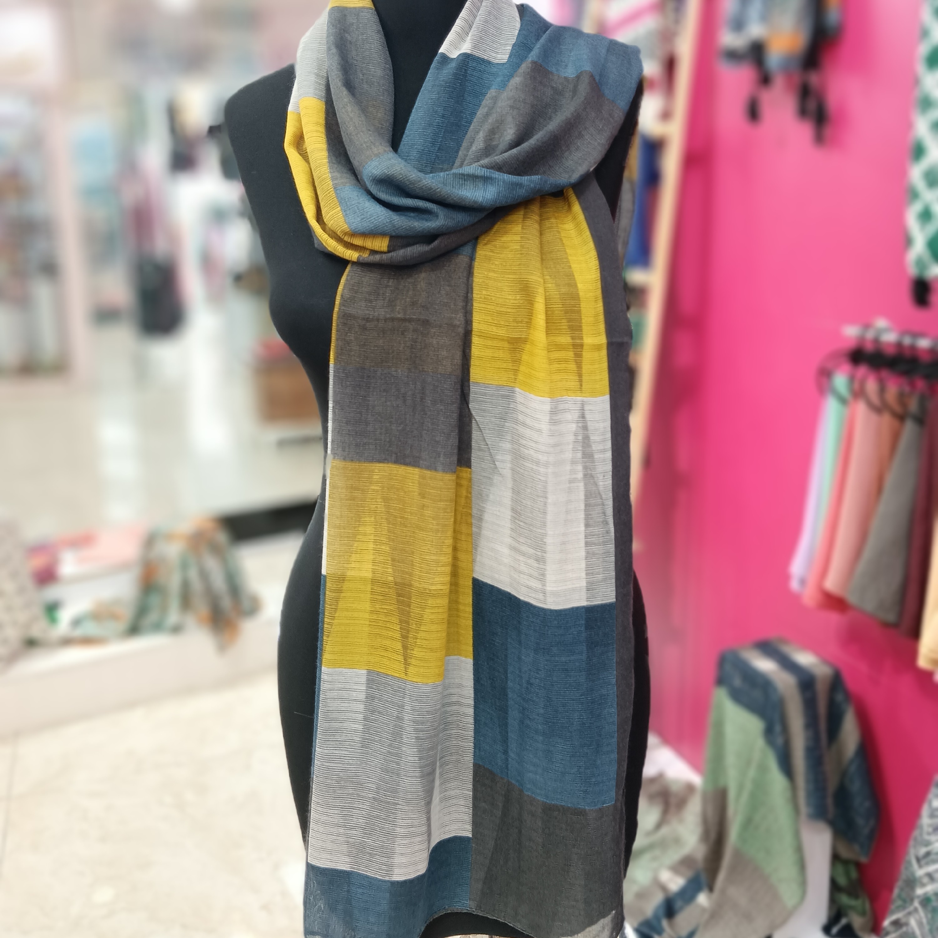 شال نخی طرح چاپی