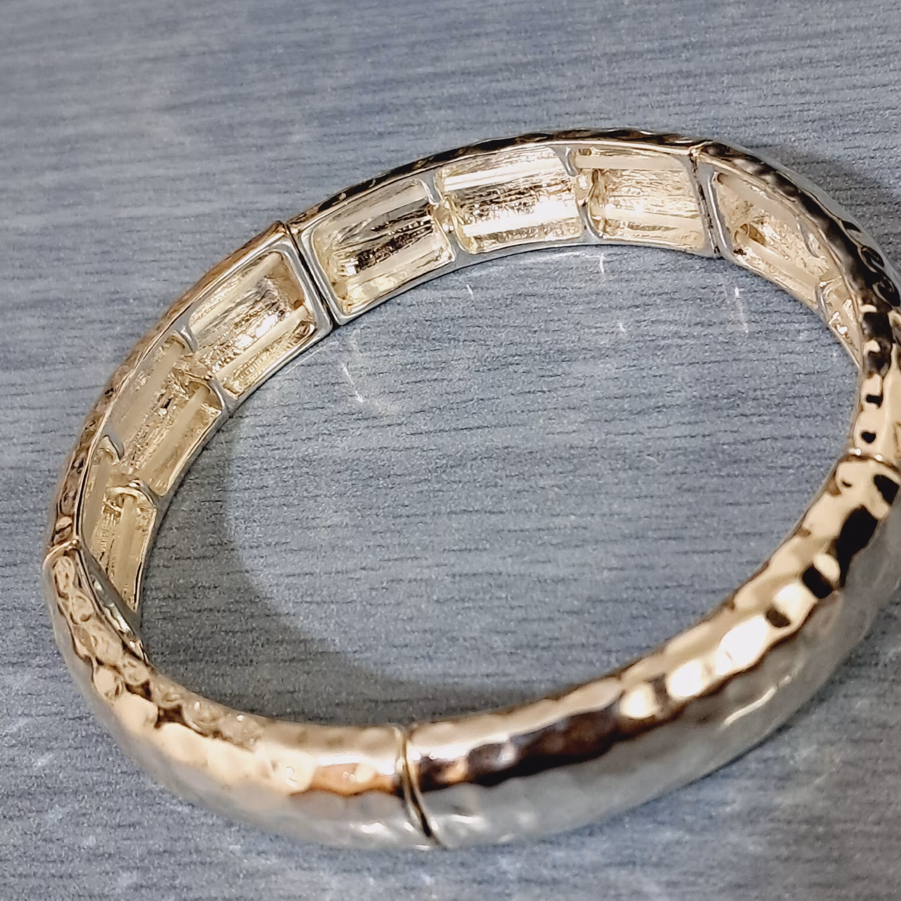 دستبند کشی بسیار خوش دست و زیبا  سبک با کیفیت فقط 55.تک فروشی بدلیجات به قیمت عمده.با این خرید کد تخفیف بگیر