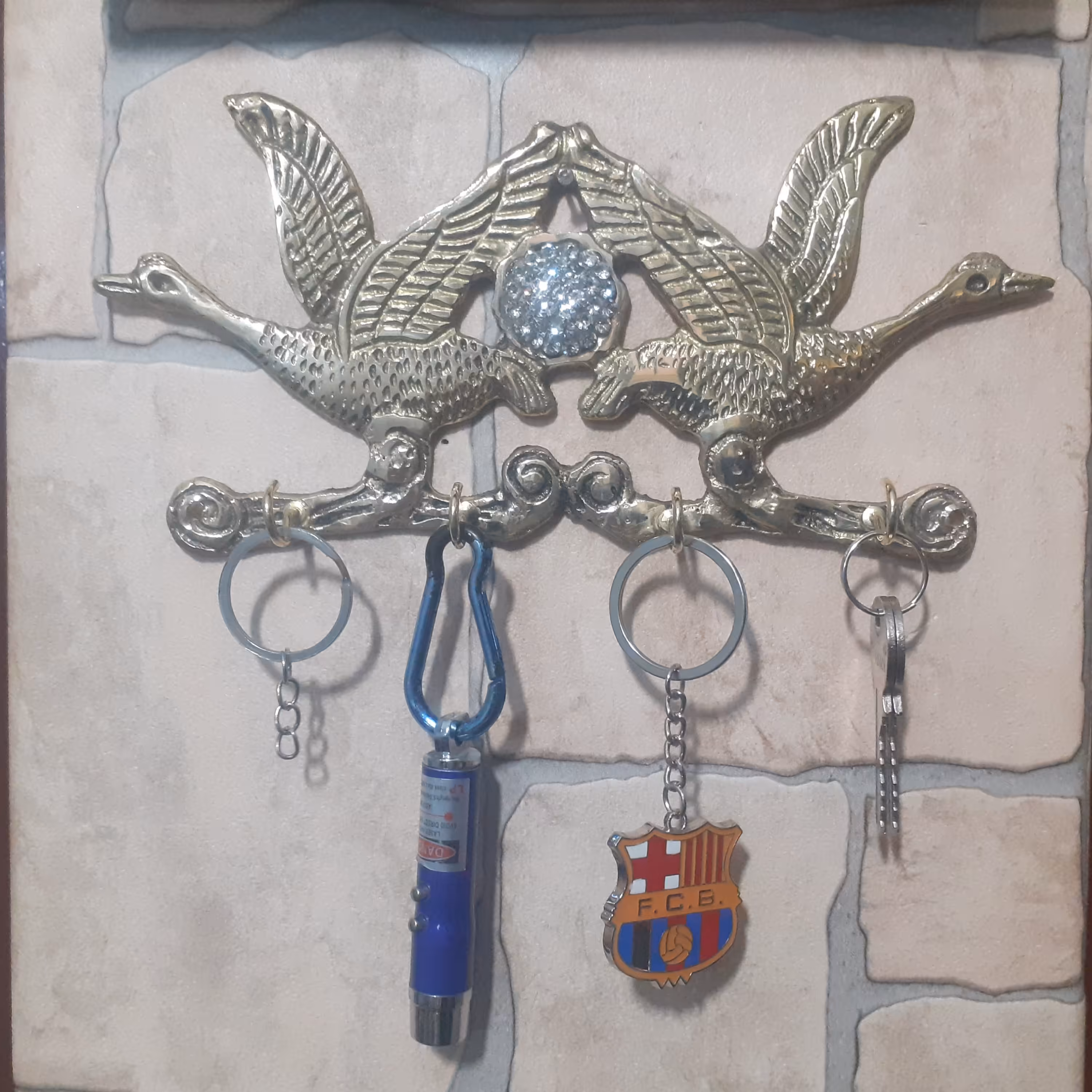 جا کلیدی برنز (برنجی)اصل  طرح دو قو نگین خور