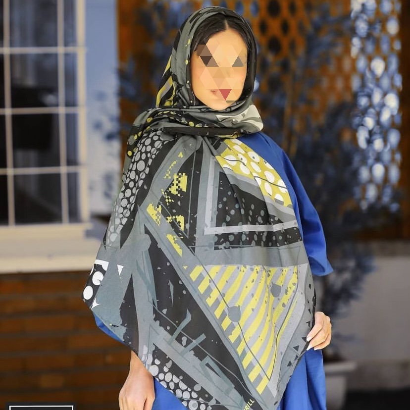 روسری نخی طوسی و زرد دور دست دوز