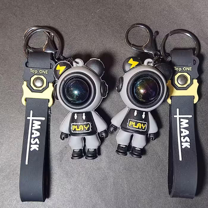 دم یا آویز کلیدی سیلیکونی اصل دو قفله طرح فضانورد 