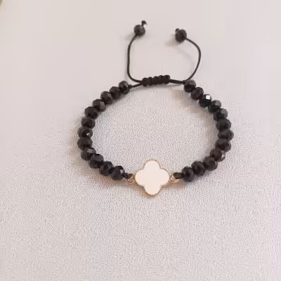 دستبند زنانه و دخترانه کریستالی مشکی با خرجکار شبدر سفید